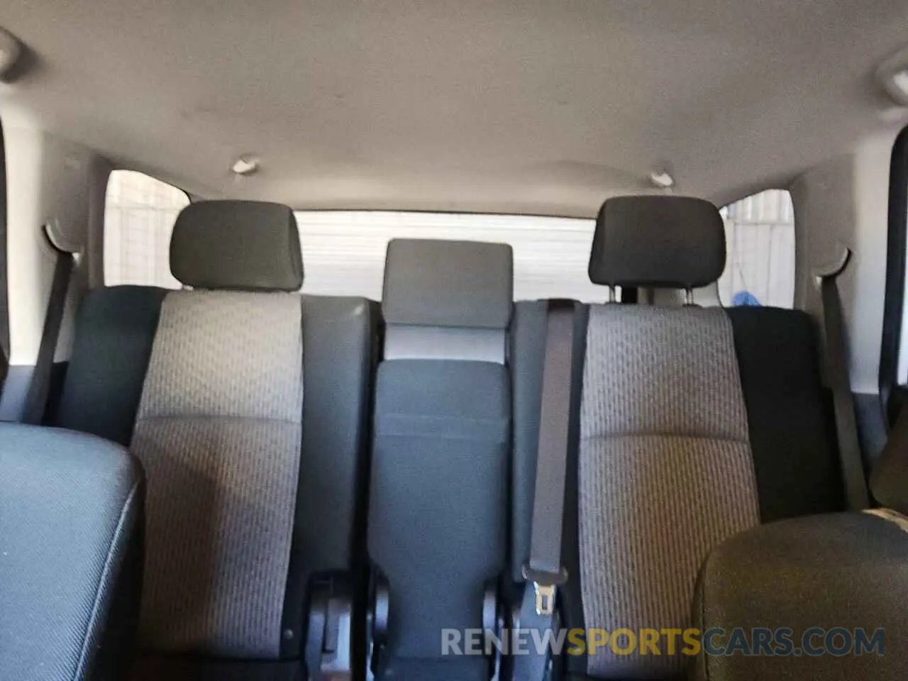 10 fotografías del automóvil dañado JTEEU5JR1R5312442 TOYOTA 4RUNNER 2024