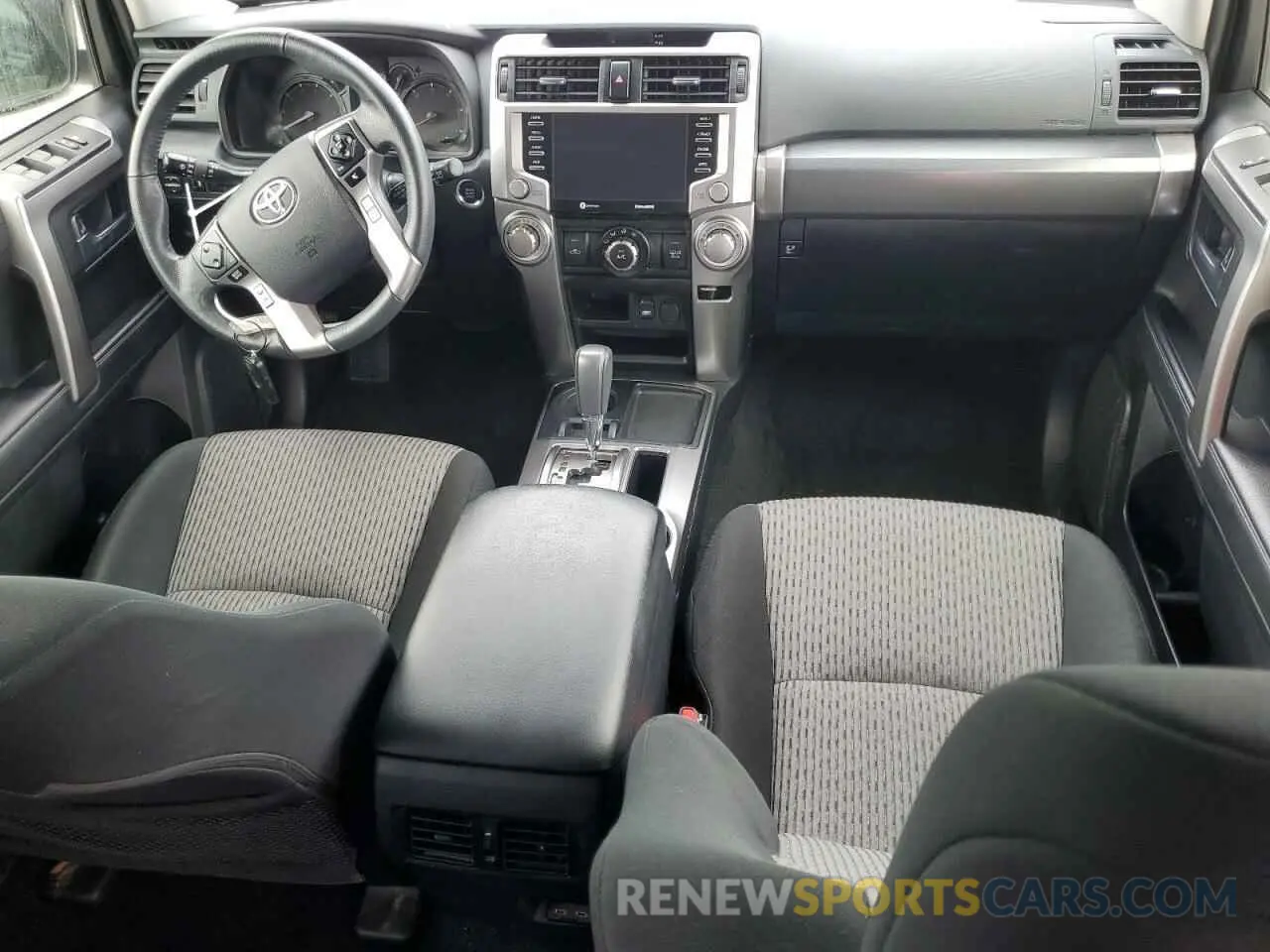 8 fotografías del automóvil dañado JTEEU5JR2R5305922 TOYOTA 4RUNNER 2024