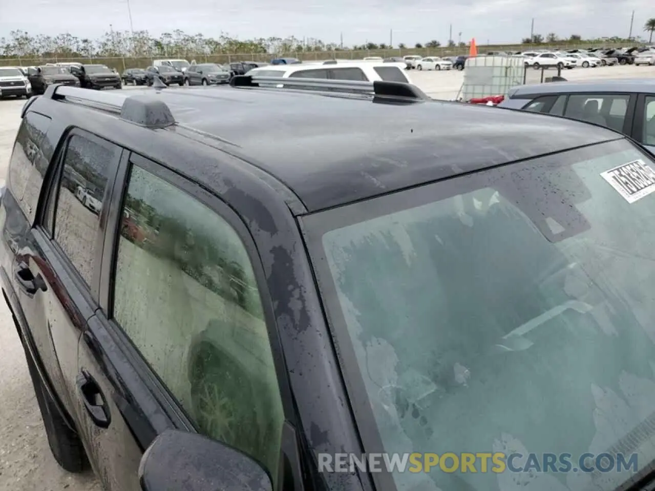 12 fotografías del automóvil dañado JTEEU5JR2R5306097 TOYOTA 4RUNNER 2024
