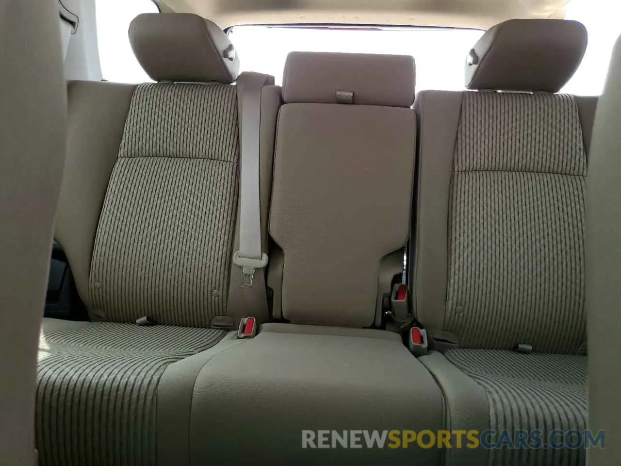 10 fotografías del automóvil dañado JTEEU5JR2R5308853 TOYOTA 4RUNNER 2024
