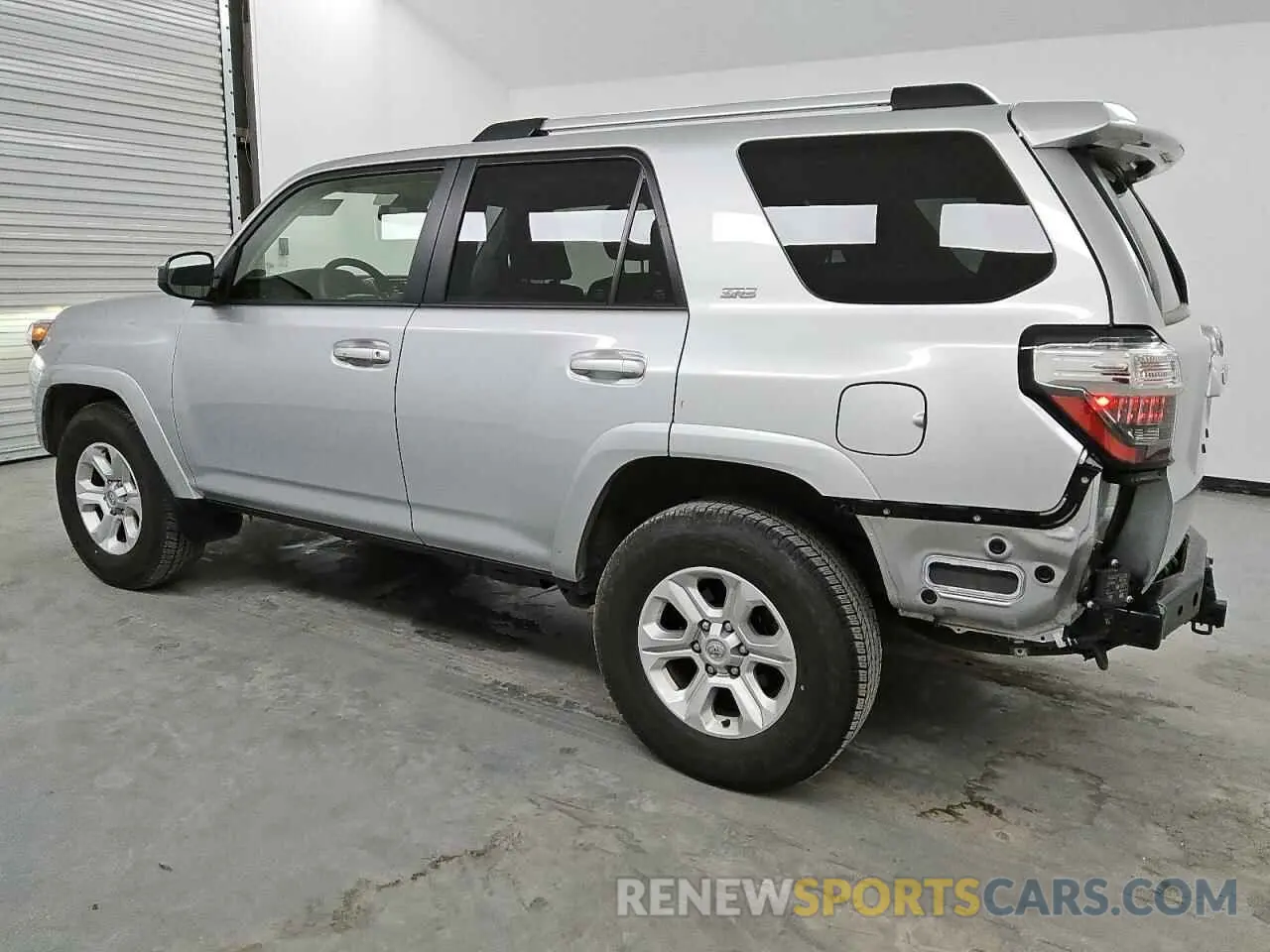 2 fotografías del automóvil dañado JTEEU5JR2R5311817 TOYOTA 4RUNNER 2024