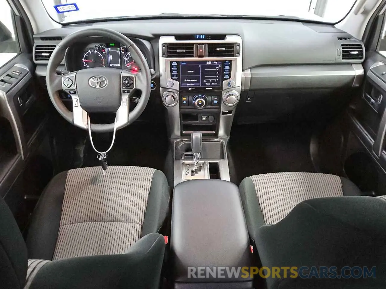 8 fotografías del automóvil dañado JTEEU5JR2R5311817 TOYOTA 4RUNNER 2024