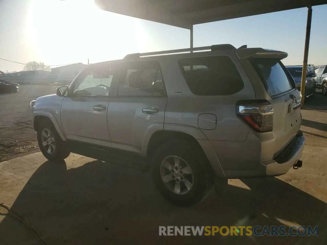 2 fotografías del automóvil dañado JTEEU5JR5R5309429 TOYOTA 4RUNNER 2024