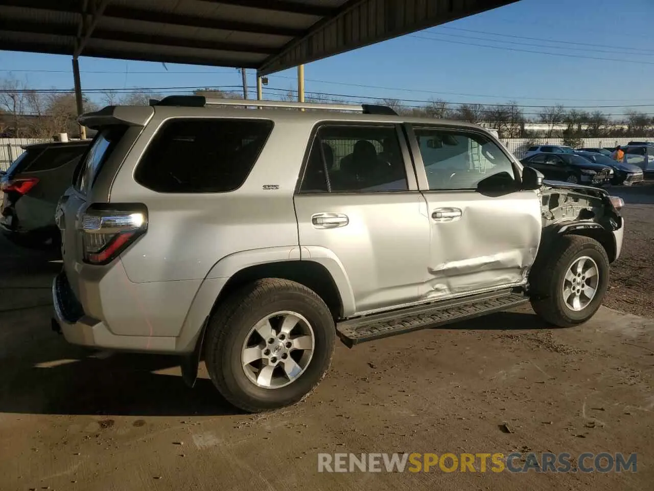 3 fotografías del automóvil dañado JTEEU5JR5R5309429 TOYOTA 4RUNNER 2024