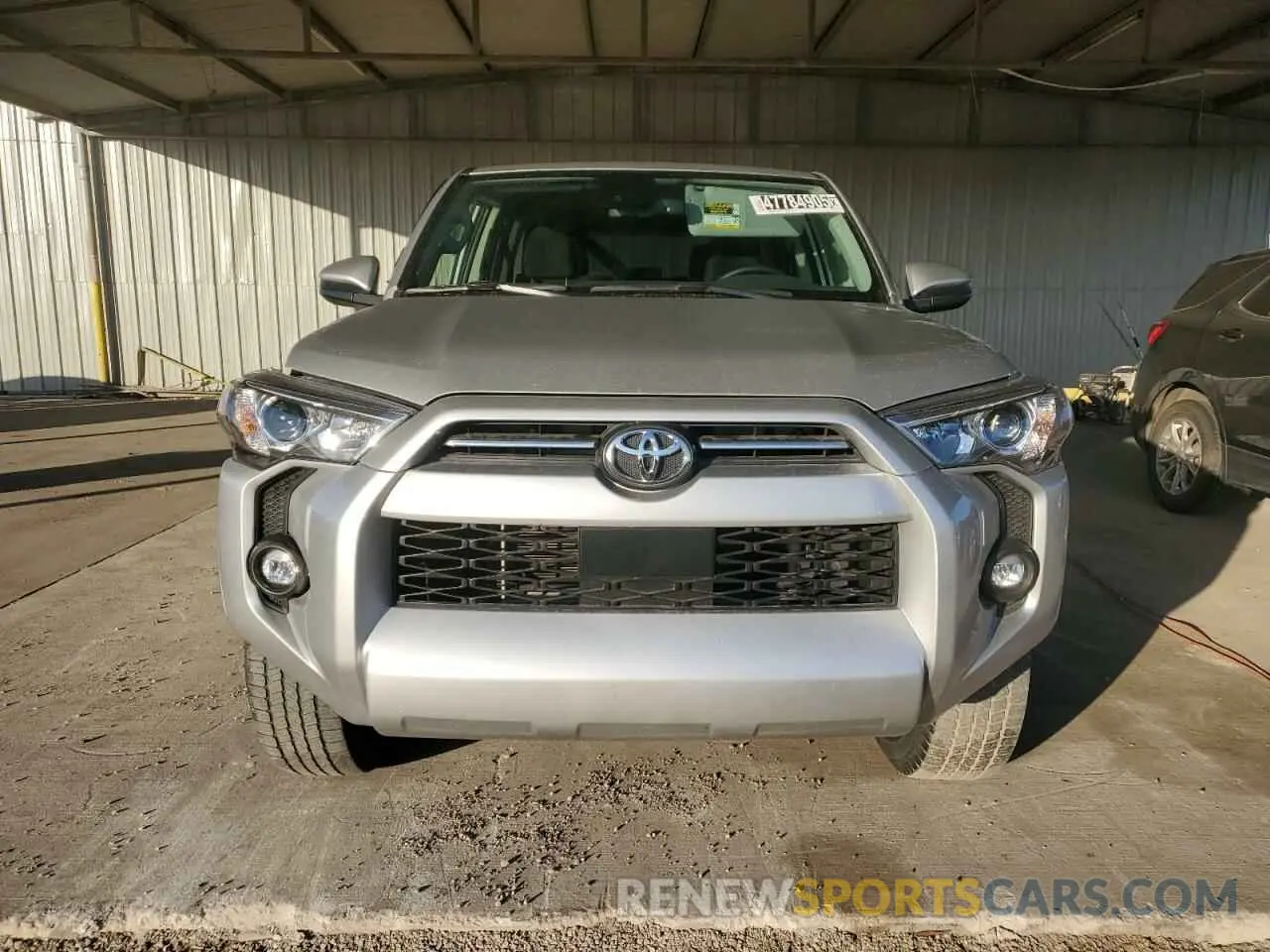 5 fotografías del automóvil dañado JTEEU5JR5R5309429 TOYOTA 4RUNNER 2024
