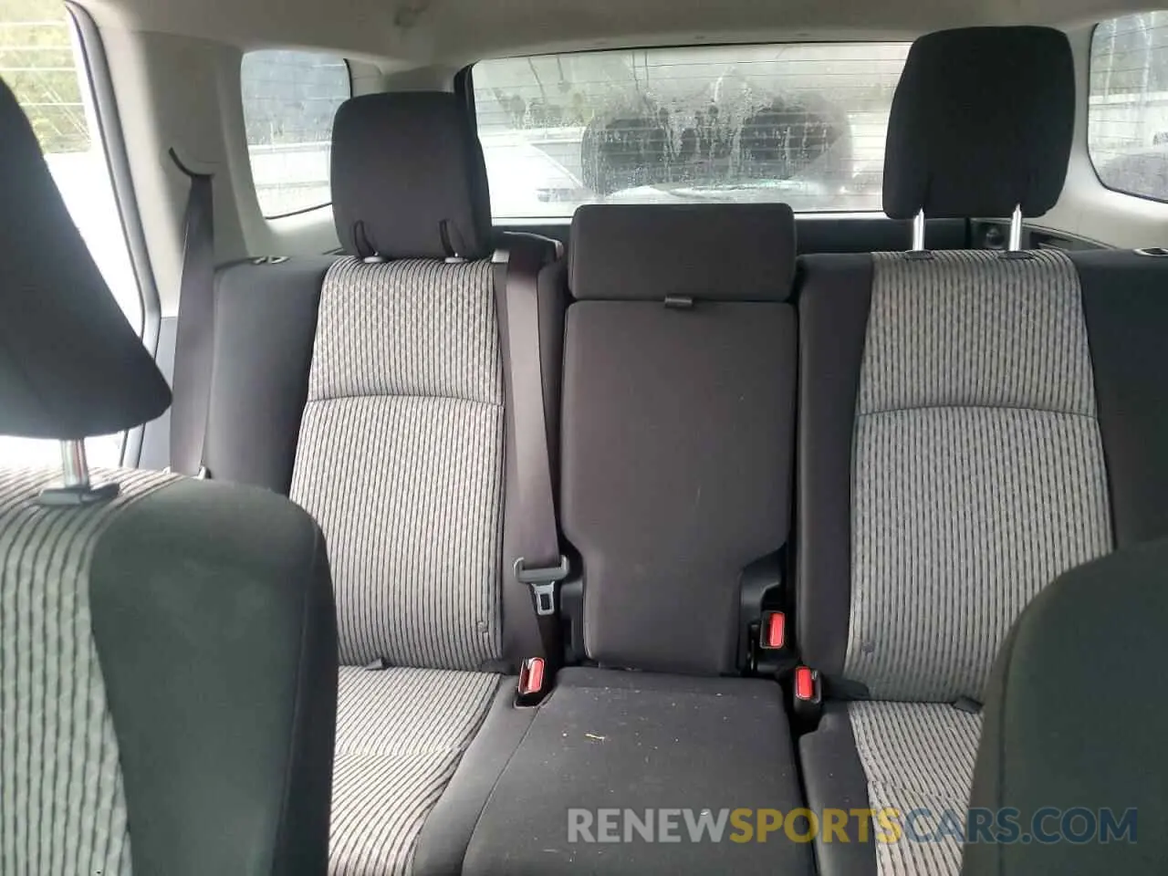 10 fotografías del automóvil dañado JTEEU5JR6R5311724 TOYOTA 4RUNNER 2024