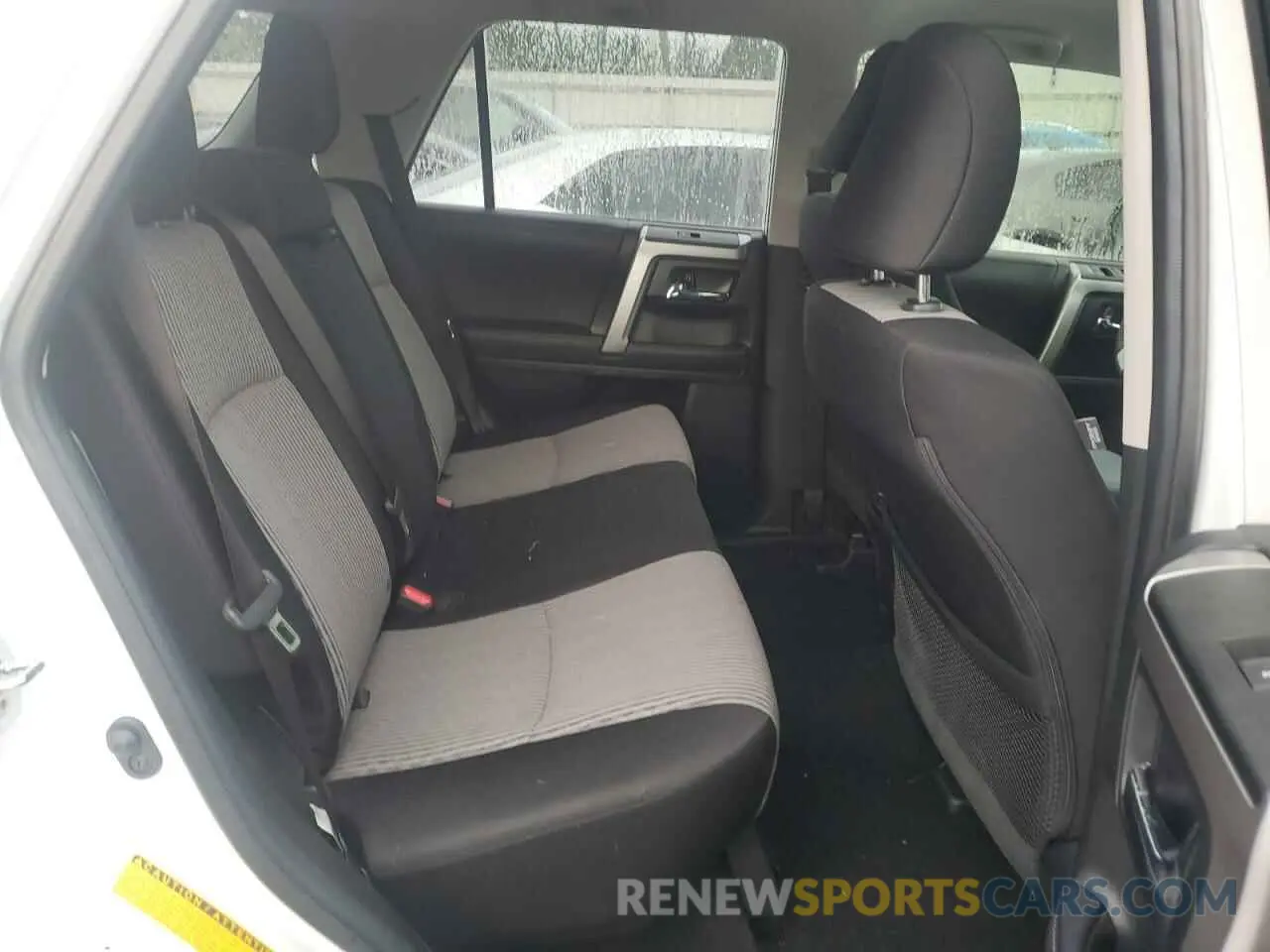 11 fotografías del automóvil dañado JTEEU5JR6R5311724 TOYOTA 4RUNNER 2024