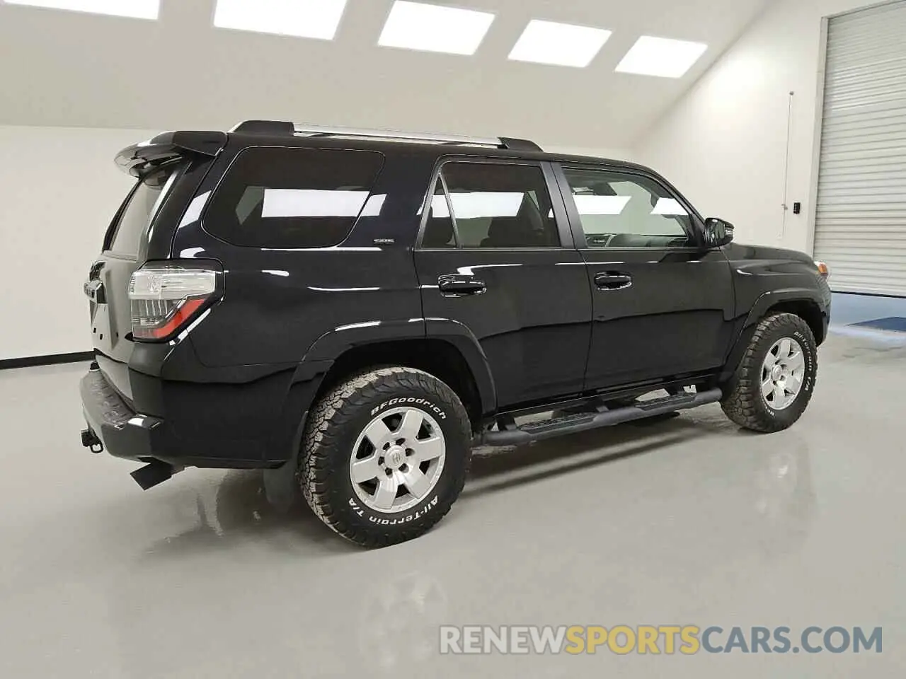 3 fotografías del automóvil dañado JTEFU5JR0R5306653 TOYOTA 4RUNNER 2024