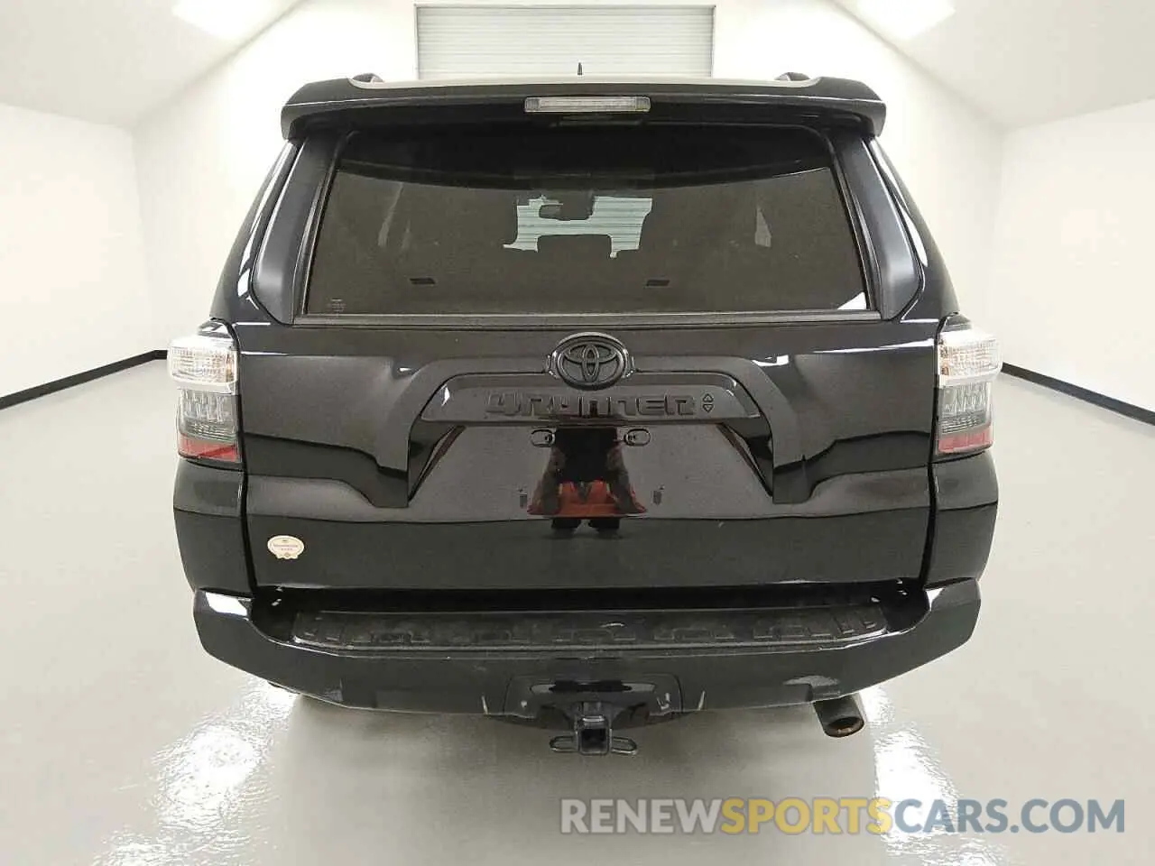6 fotografías del automóvil dañado JTEFU5JR0R5306653 TOYOTA 4RUNNER 2024