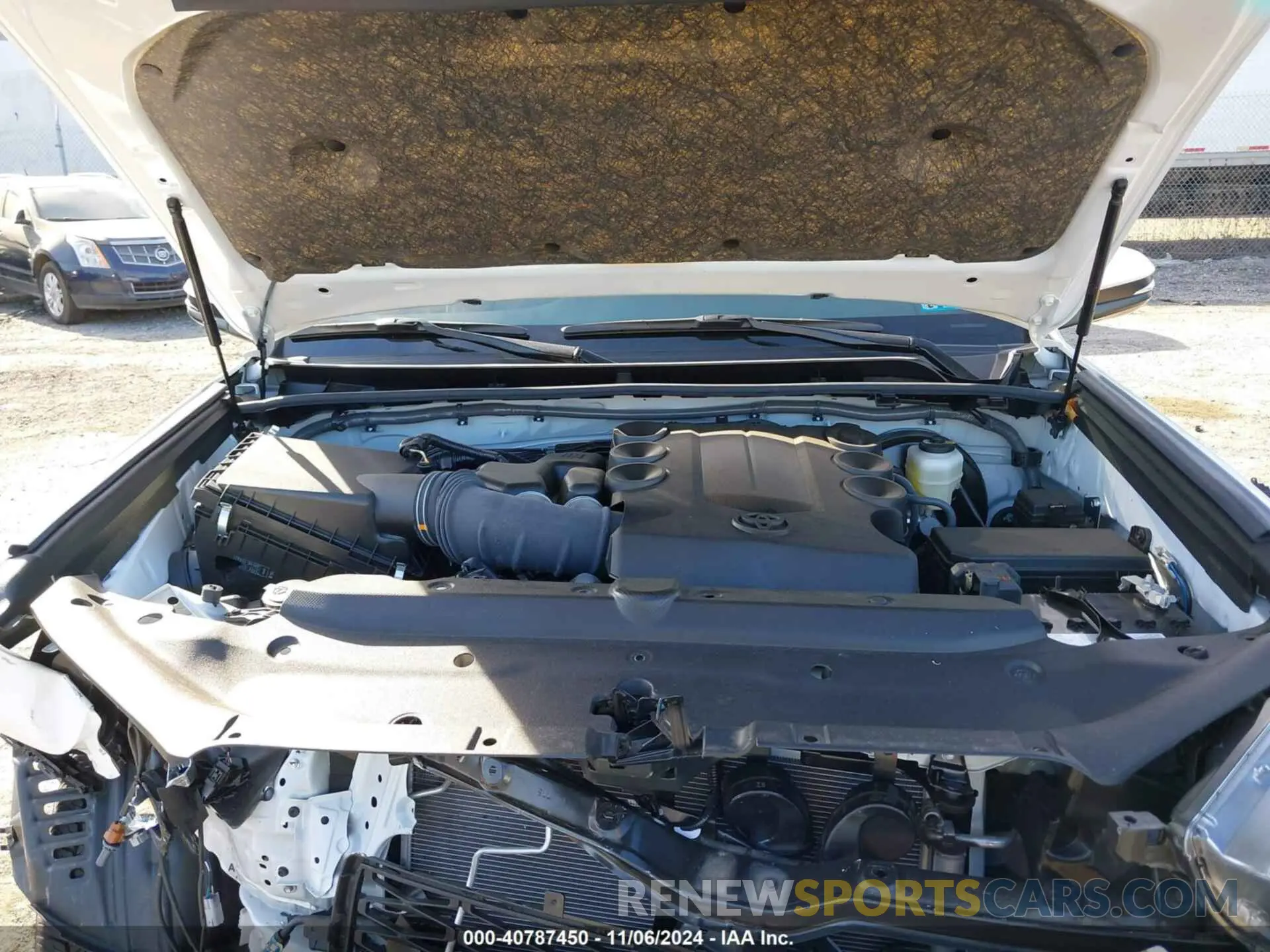 10 fotografías del automóvil dañado JTEFU5JR2R5309618 TOYOTA 4RUNNER 2024