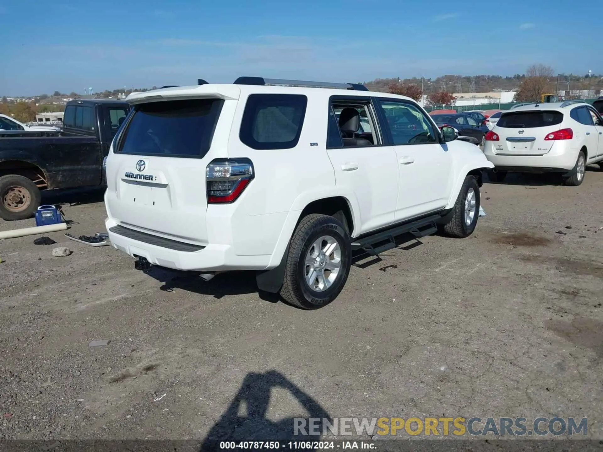 4 fotografías del automóvil dañado JTEFU5JR2R5309618 TOYOTA 4RUNNER 2024