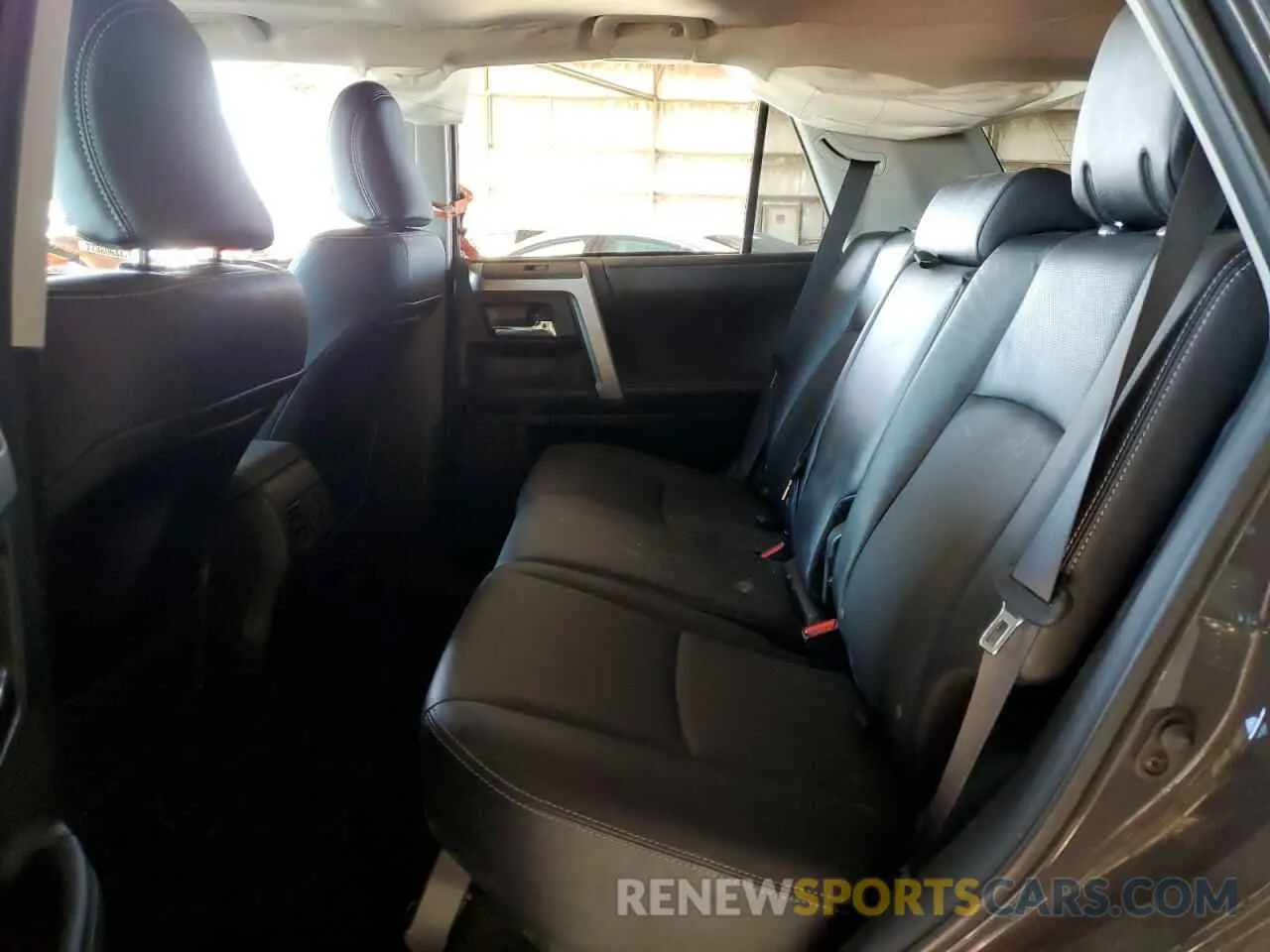 11 fotografías del automóvil dañado JTEKU5JR2R6259196 TOYOTA 4RUNNER 2024