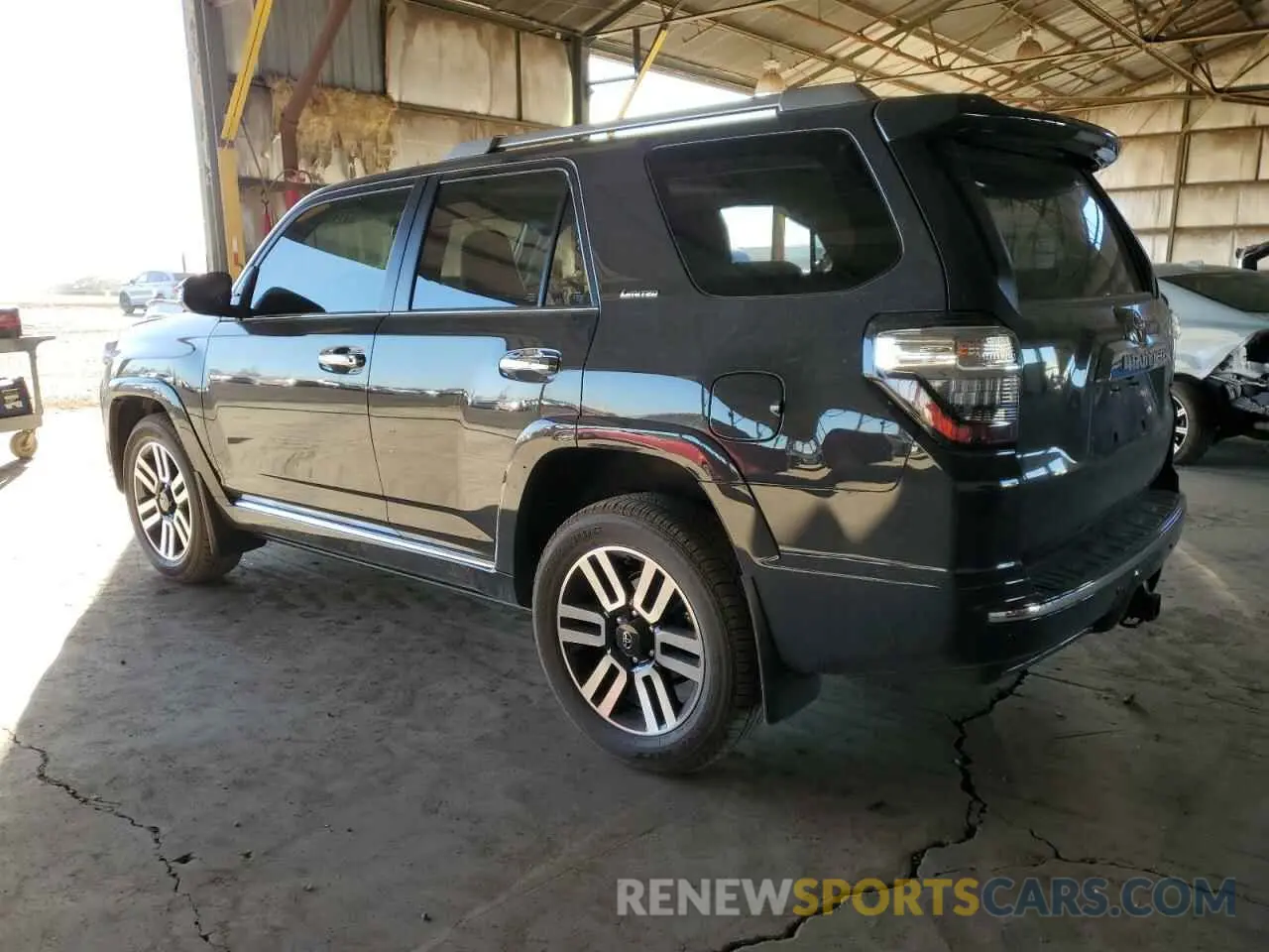 2 fotografías del automóvil dañado JTEKU5JR2R6259196 TOYOTA 4RUNNER 2024