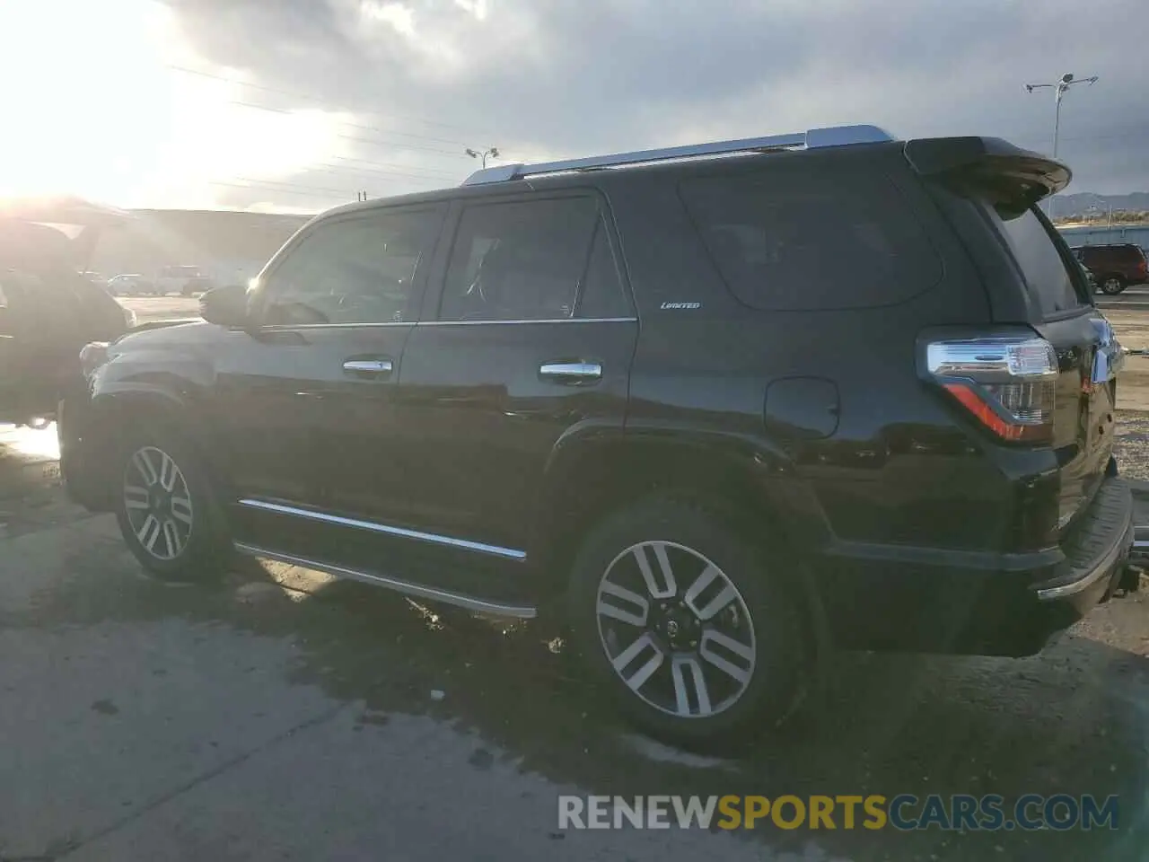 2 fotografías del automóvil dañado JTEKU5JR5R6294332 TOYOTA 4RUNNER 2024