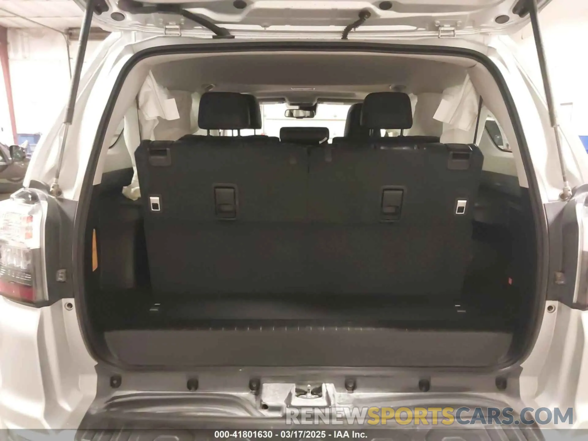 17 fotografías del automóvil dañado JTEKU5JR8R6238952 TOYOTA 4RUNNER 2024