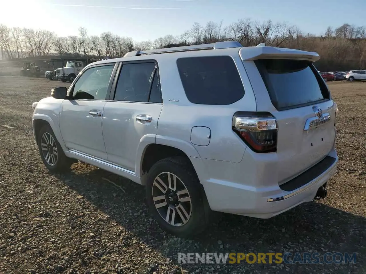 2 fotografías del automóvil dañado JTEKU5JR8R6277346 TOYOTA 4RUNNER 2024