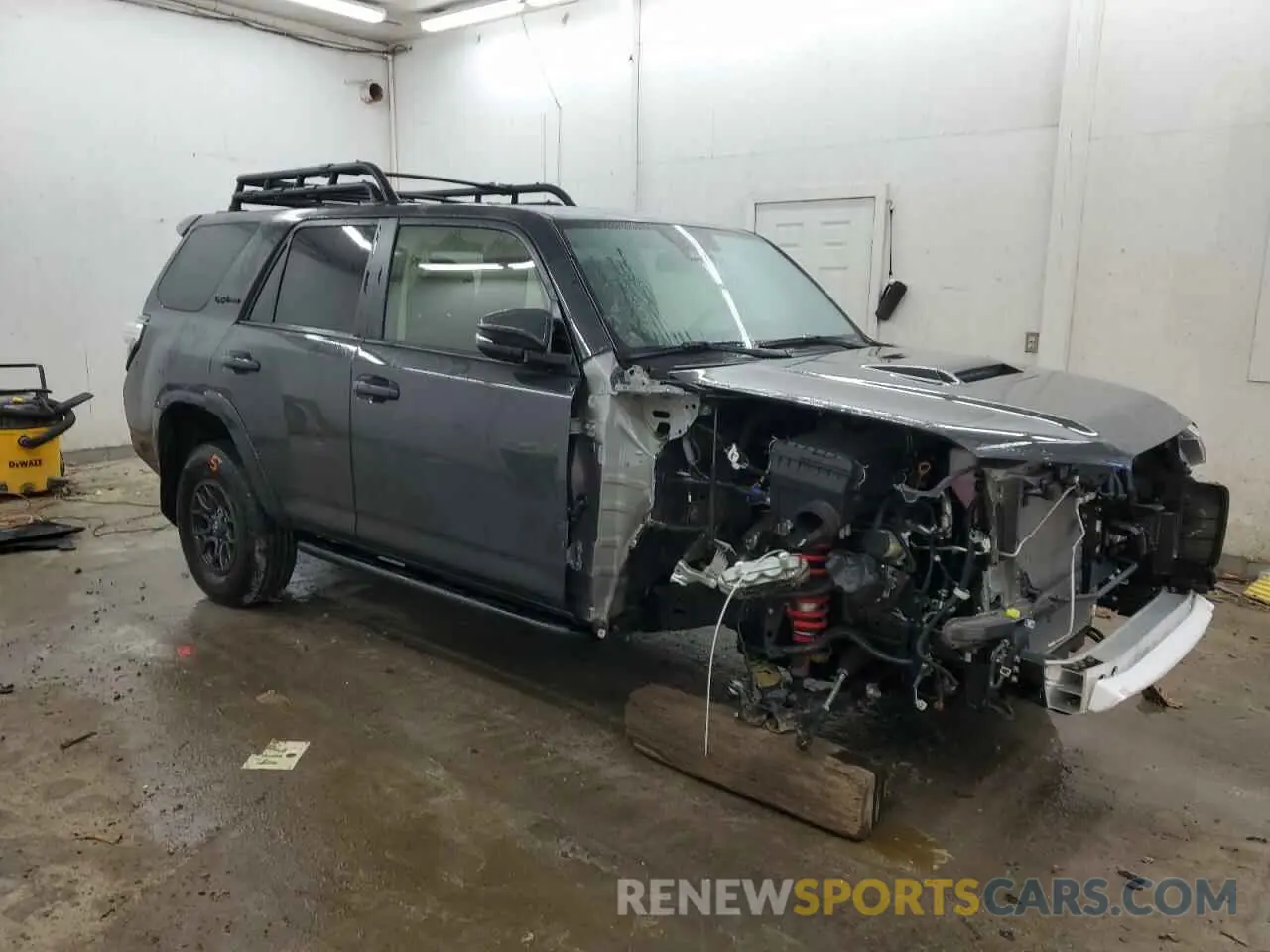 4 fotografías del automóvil dañado JTELU5JR0R6251389 TOYOTA 4RUNNER 2024