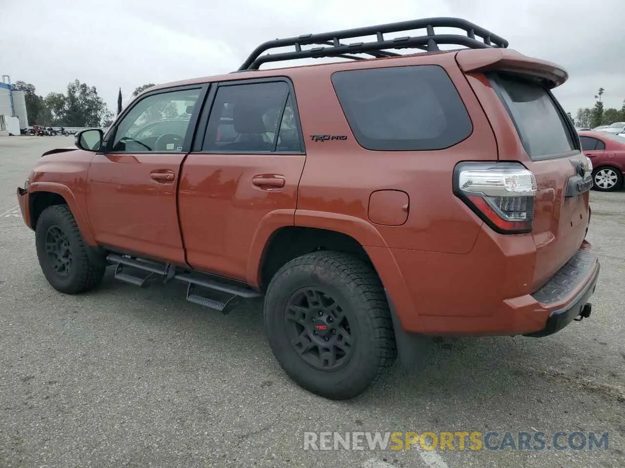 2 fotografías del automóvil dañado JTELU5JR0R6259444 TOYOTA 4RUNNER 2024