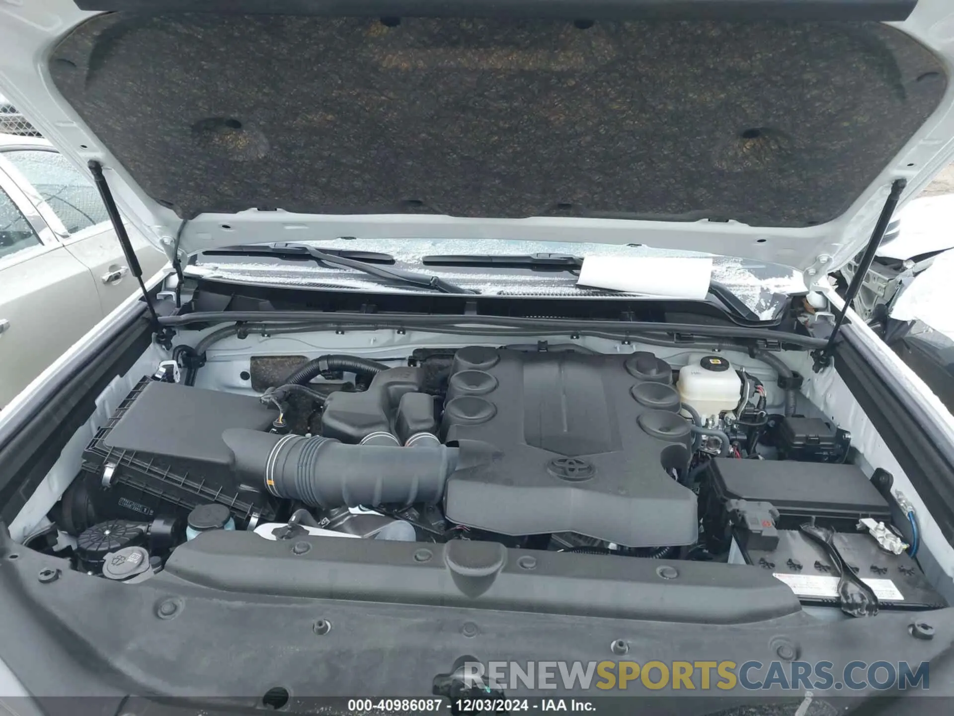 10 fotografías del automóvil dañado JTELU5JR3R6268932 TOYOTA 4RUNNER 2024