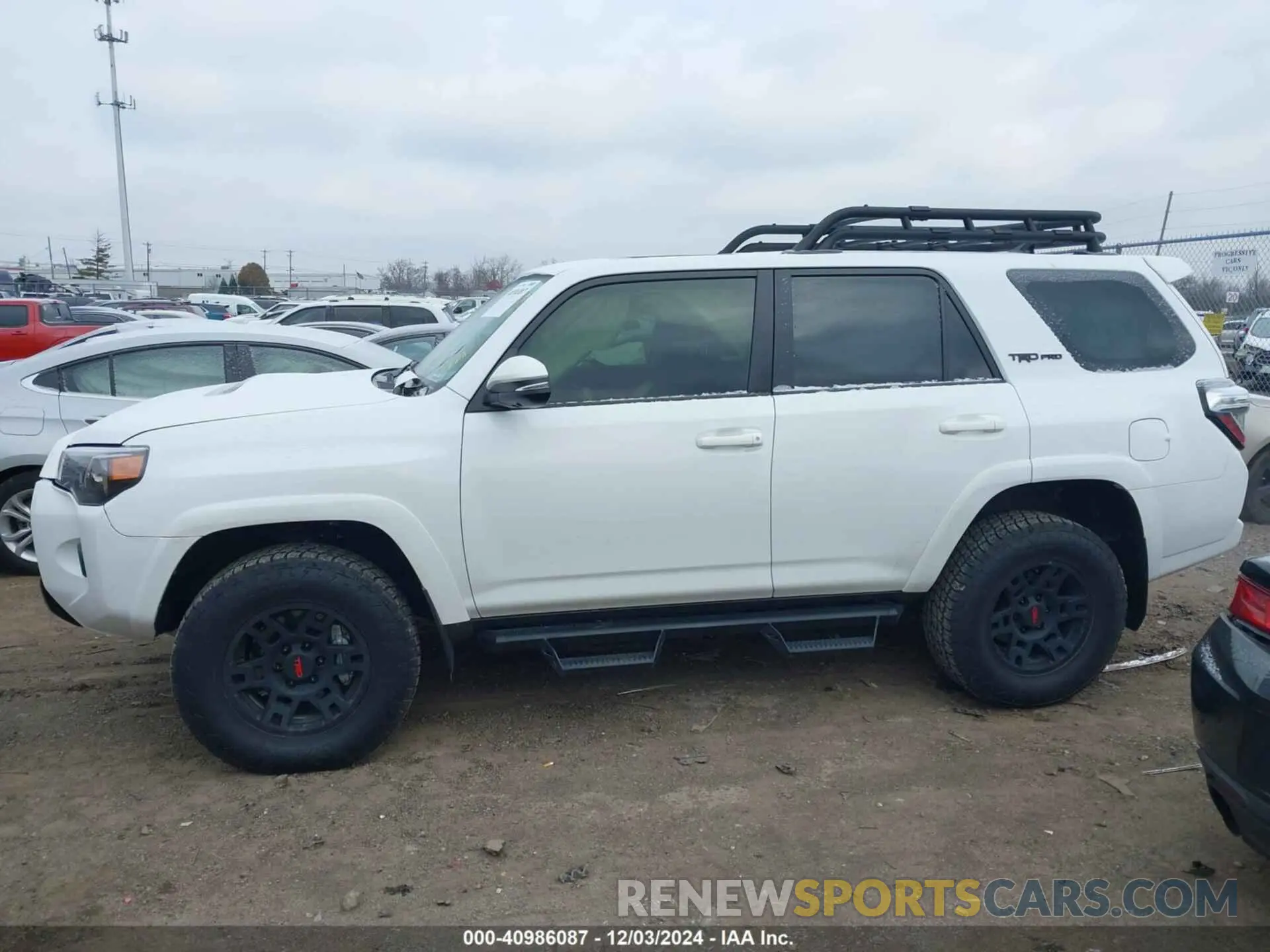 15 fotografías del automóvil dañado JTELU5JR3R6268932 TOYOTA 4RUNNER 2024