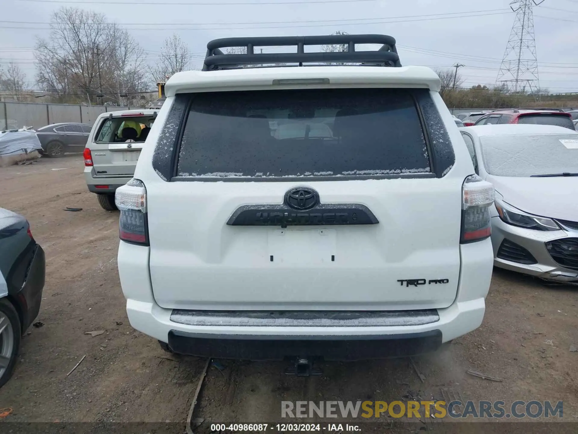 17 fotografías del automóvil dañado JTELU5JR3R6268932 TOYOTA 4RUNNER 2024