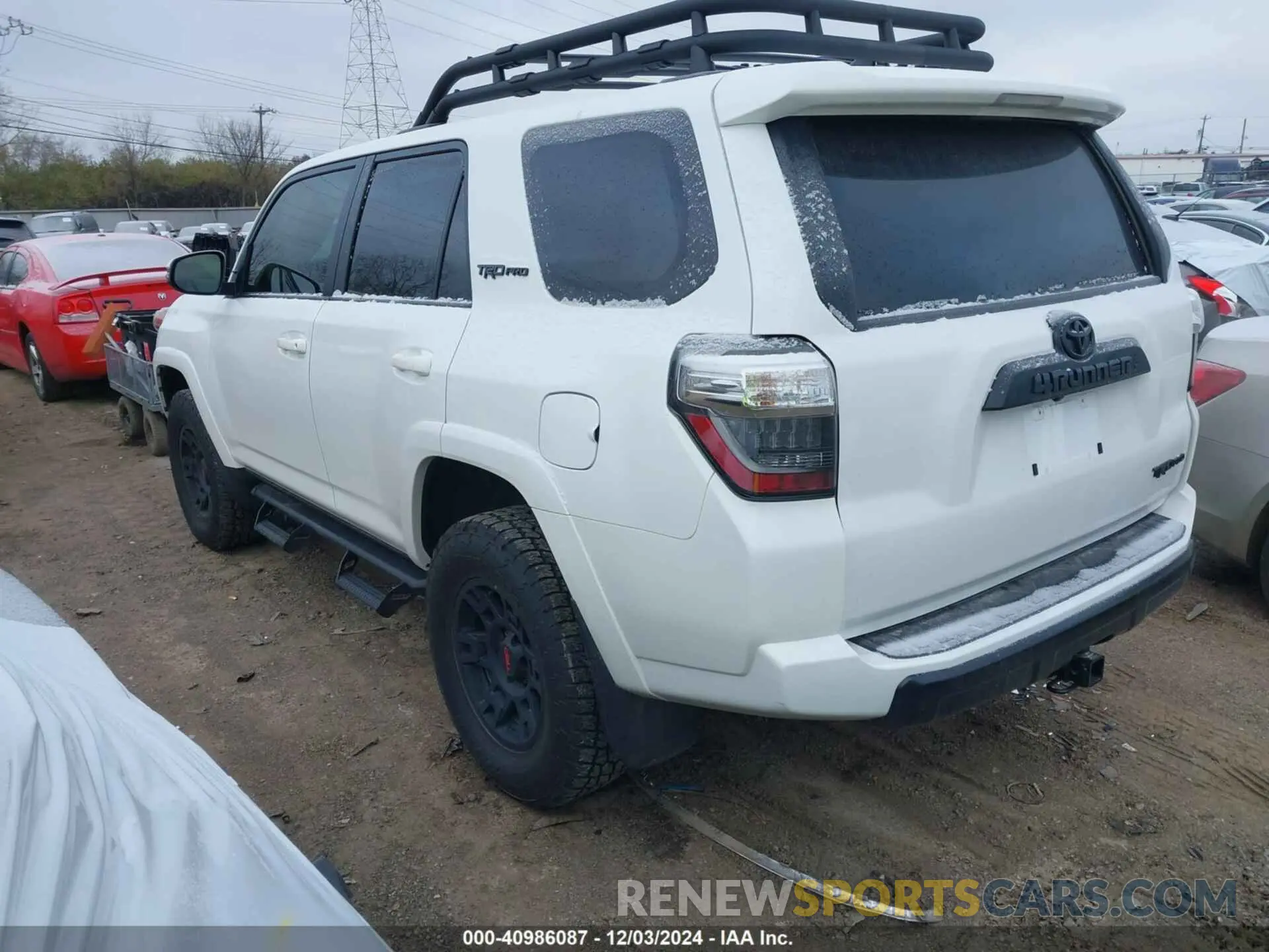 3 fotografías del automóvil dañado JTELU5JR3R6268932 TOYOTA 4RUNNER 2024