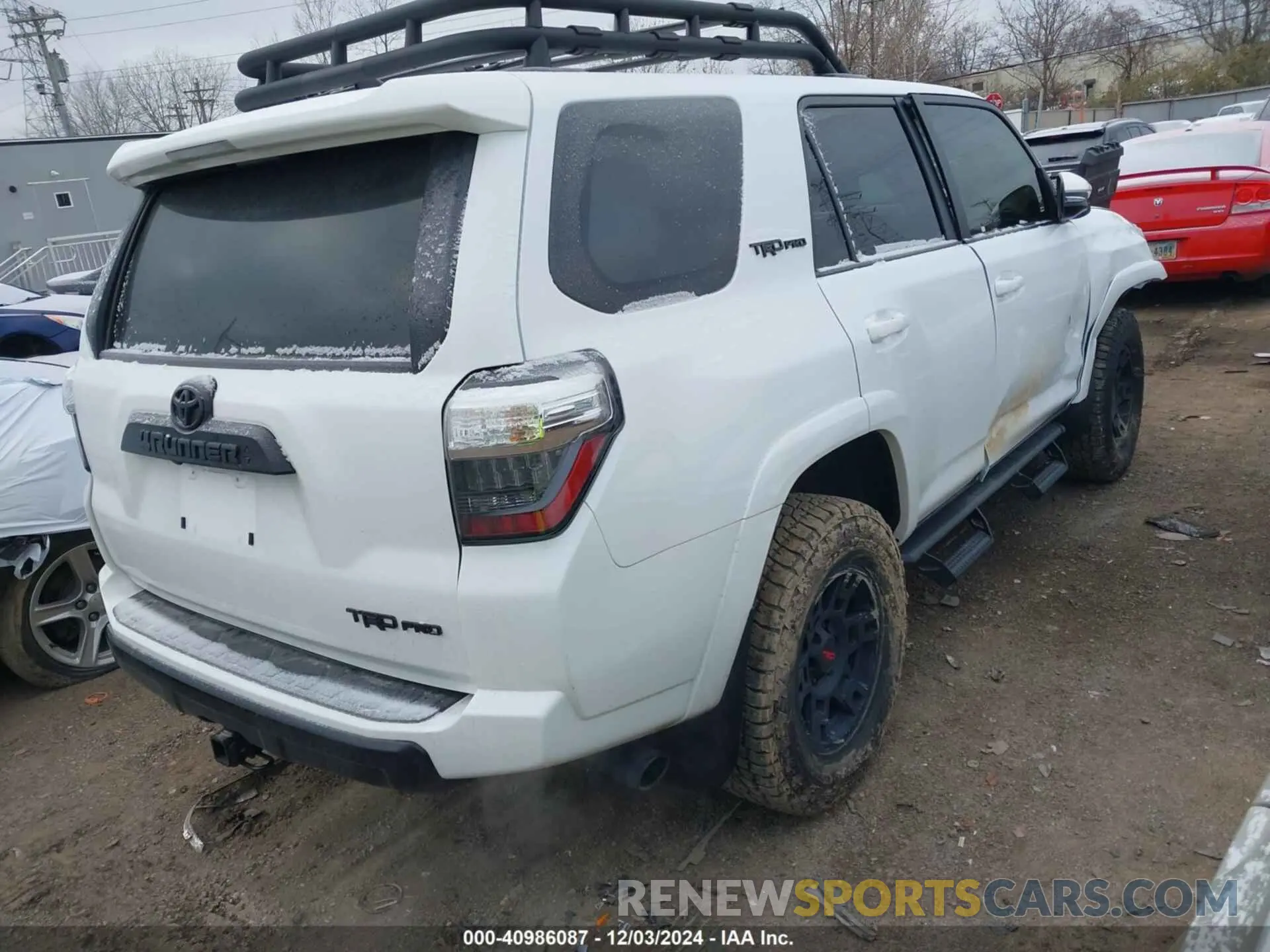 4 fotografías del automóvil dañado JTELU5JR3R6268932 TOYOTA 4RUNNER 2024