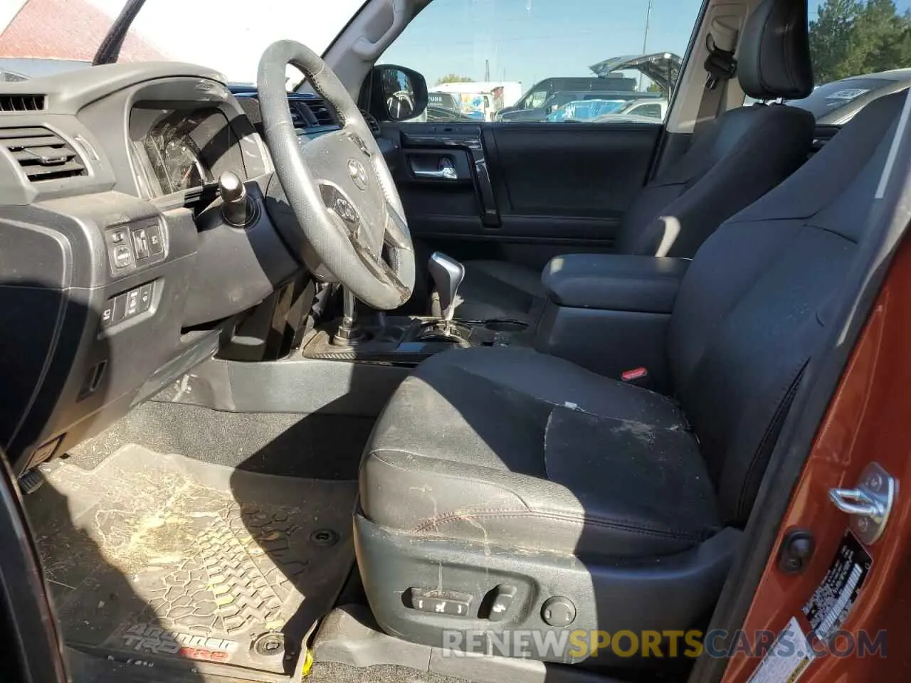 7 fotografías del automóvil dañado JTELU5JR5R6243160 TOYOTA 4RUNNER 2024