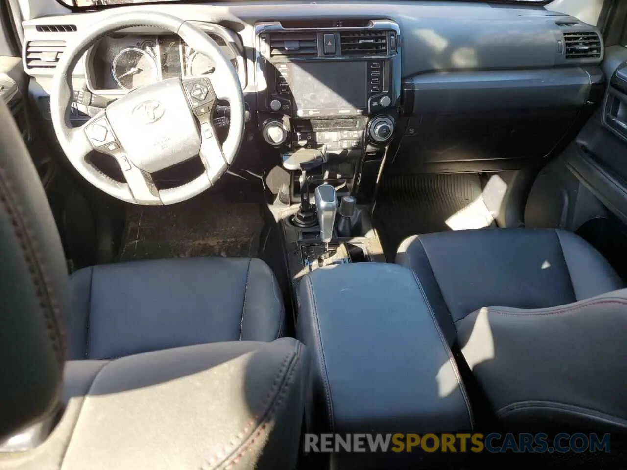 8 fotografías del automóvil dañado JTELU5JR5R6243160 TOYOTA 4RUNNER 2024