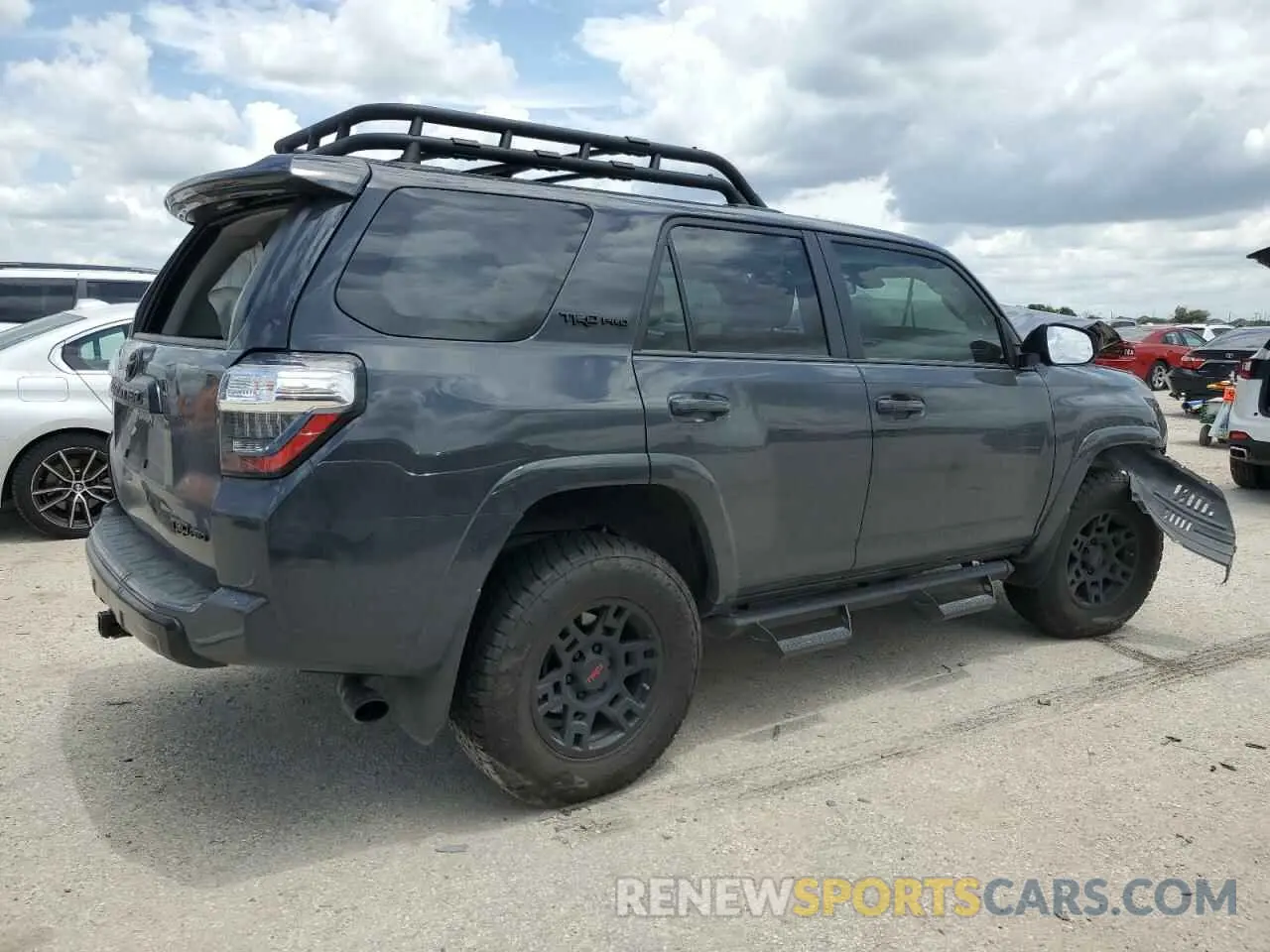 3 fotografías del automóvil dañado JTELU5JR5R6262923 TOYOTA 4RUNNER 2024