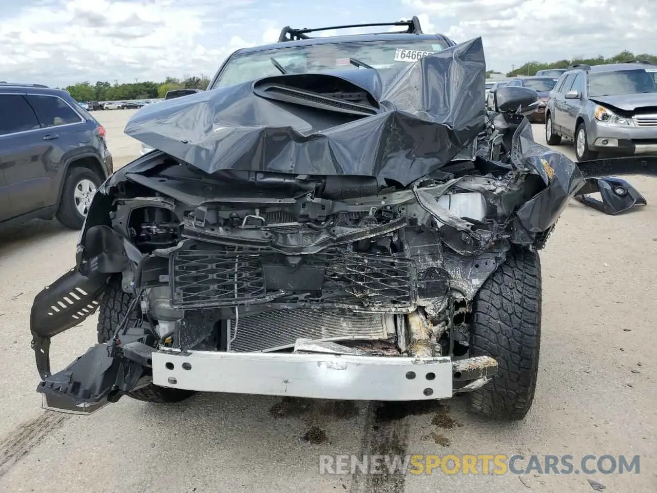 5 fotografías del automóvil dañado JTELU5JR5R6262923 TOYOTA 4RUNNER 2024