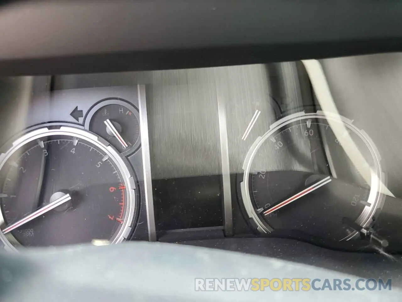 9 fotografías del automóvil dañado JTELU5JR5R6262923 TOYOTA 4RUNNER 2024