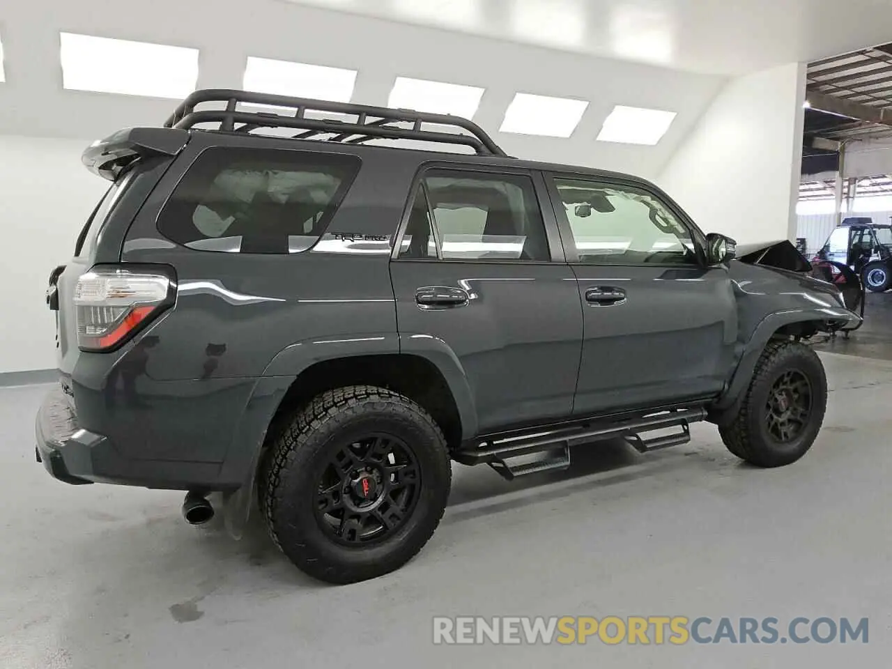 3 fotografías del automóvil dañado JTELU5JR8R6285922 TOYOTA 4RUNNER 2024