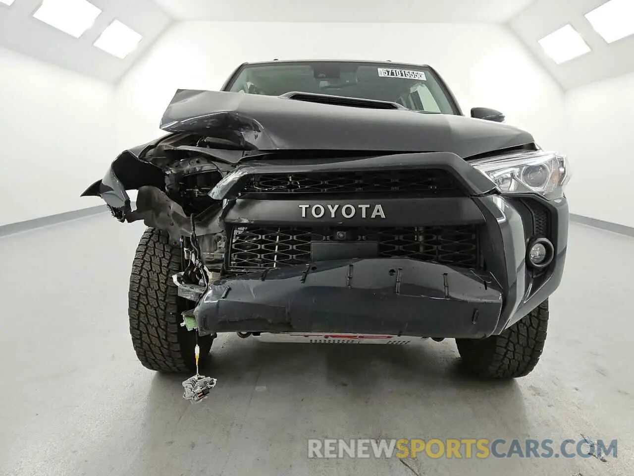5 fotografías del automóvil dañado JTELU5JR8R6285922 TOYOTA 4RUNNER 2024