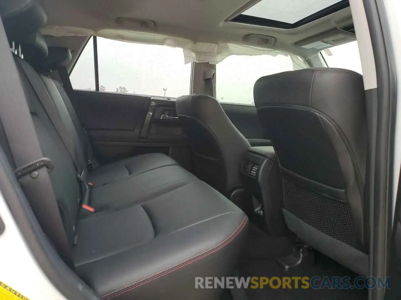 11 fotografías del automóvil dañado JTELU5JR8R6303867 TOYOTA 4RUNNER 2024