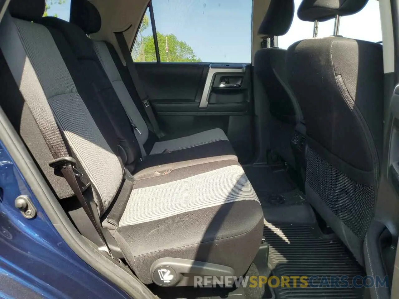 11 fotografías del automóvil dañado JTEMU5JR0R6301129 TOYOTA 4RUNNER 2024