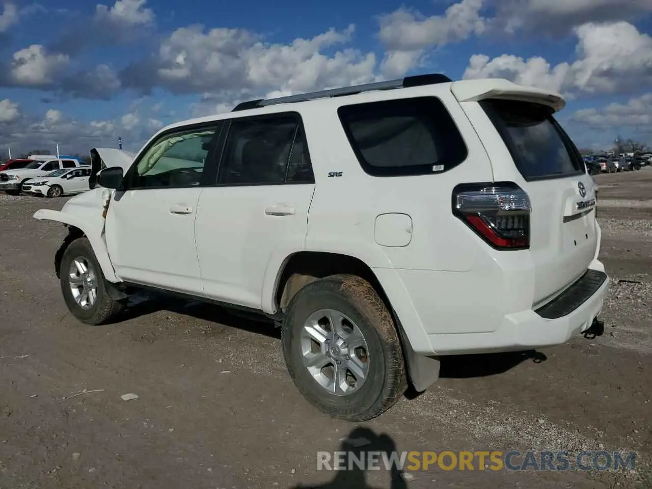 2 fotografías del automóvil dañado JTEMU5JR3R6220710 TOYOTA 4RUNNER 2024