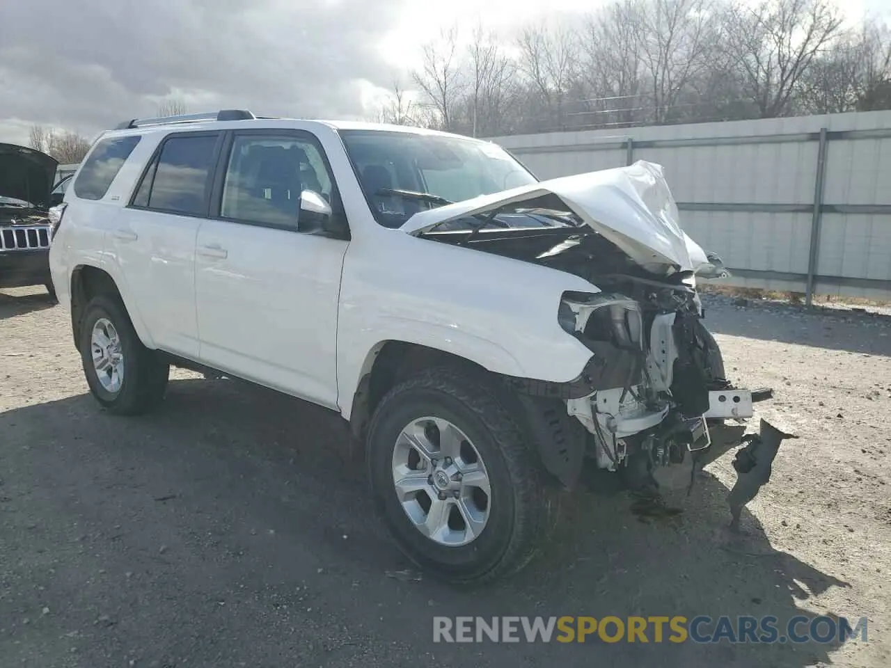 4 fotografías del automóvil dañado JTEMU5JR3R6220710 TOYOTA 4RUNNER 2024
