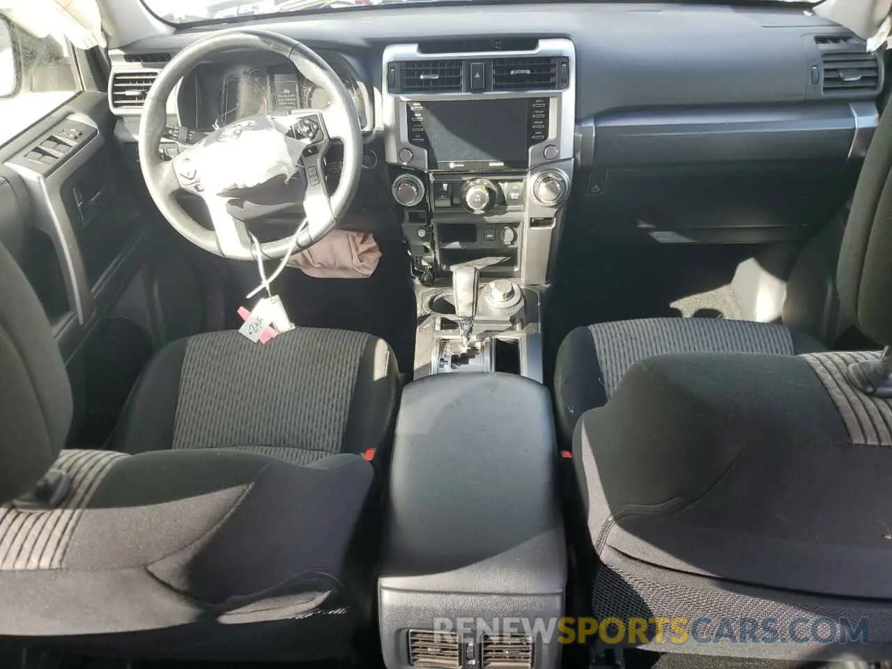 8 fotografías del automóvil dañado JTEMU5JR3R6220710 TOYOTA 4RUNNER 2024