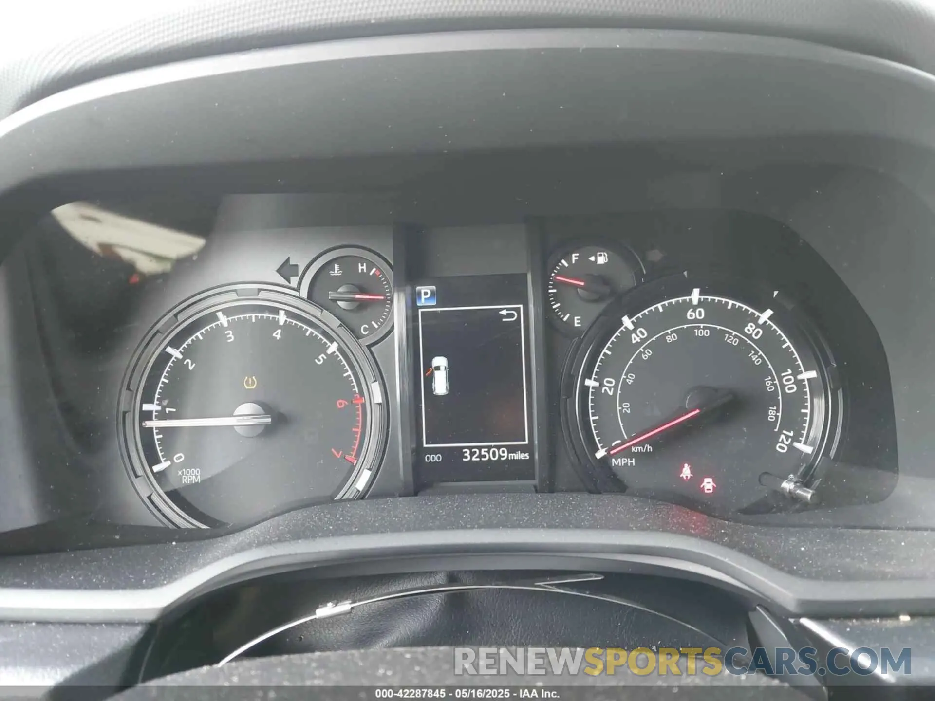 7 fotografías del automóvil dañado JTEMU5JR4R6223812 TOYOTA 4RUNNER 2024