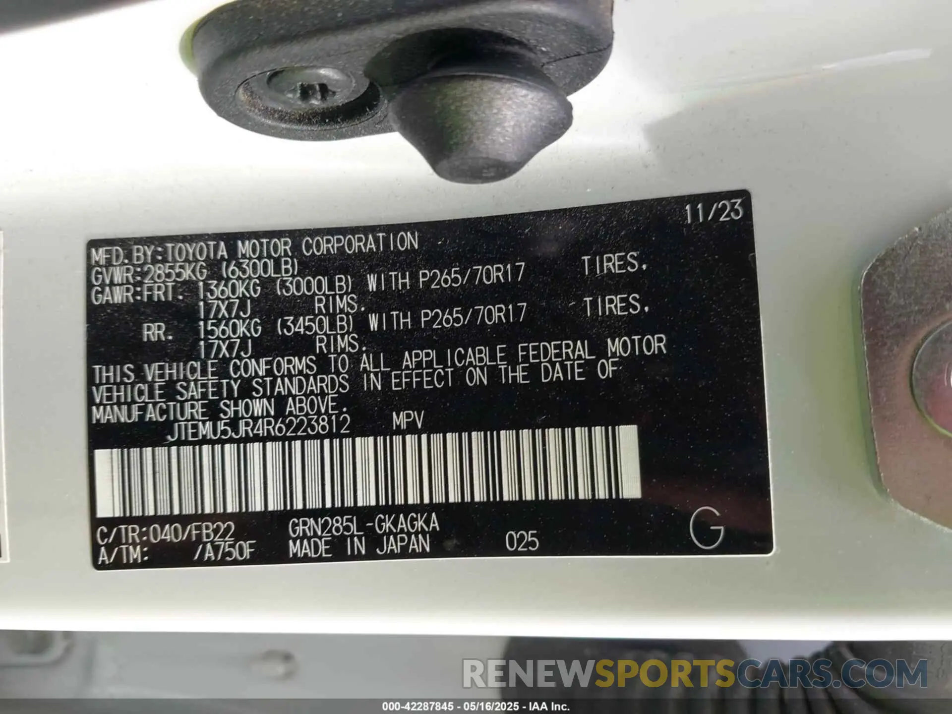 9 fotografías del automóvil dañado JTEMU5JR4R6223812 TOYOTA 4RUNNER 2024
