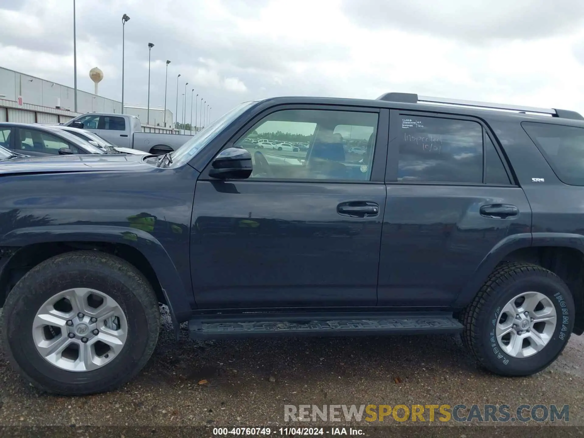 14 fotografías del automóvil dañado JTEMU5JR5R6246015 TOYOTA 4RUNNER 2024