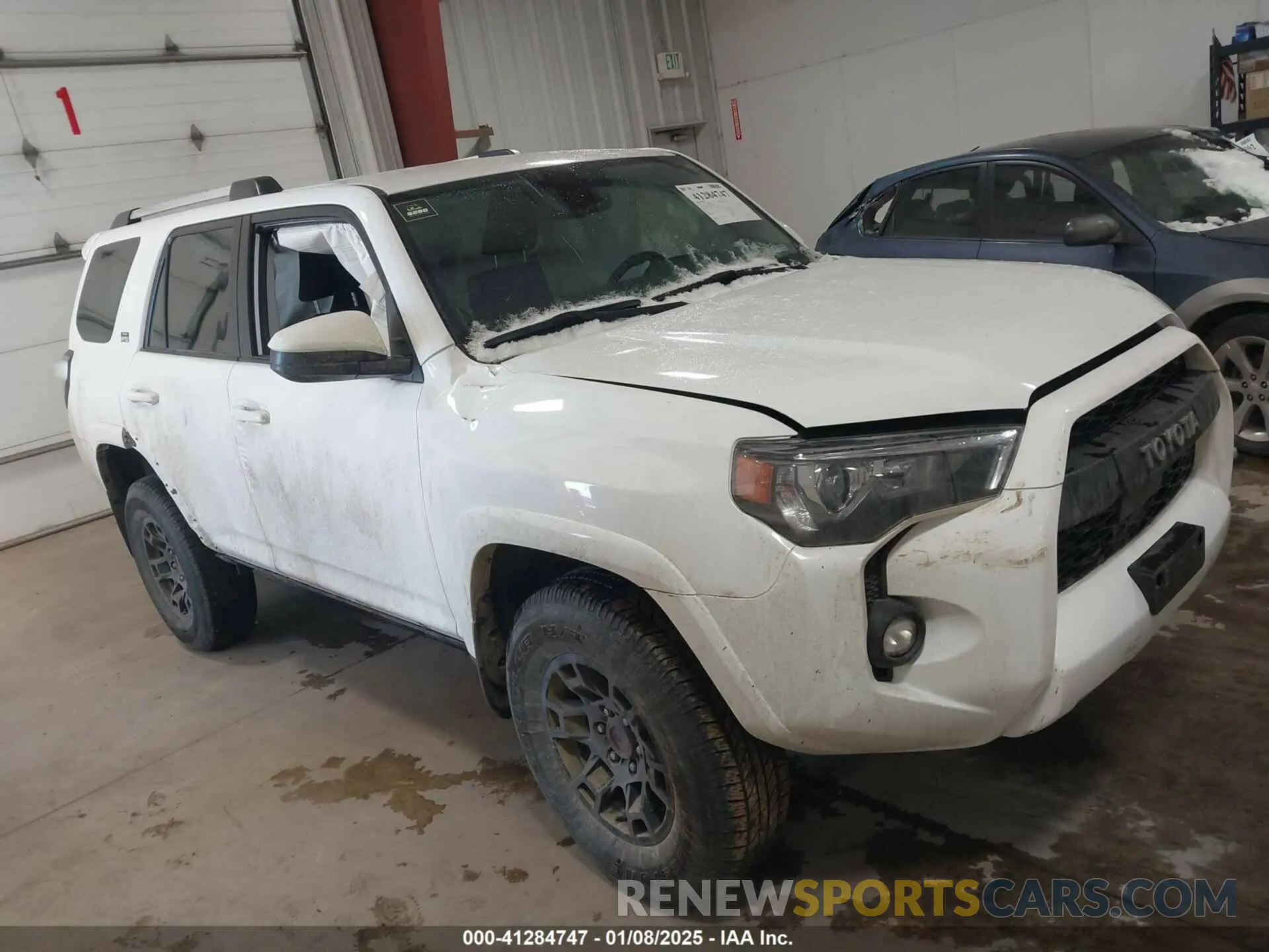 1 fotografías del automóvil dañado JTEMU5JR6R6272235 TOYOTA 4RUNNER 2024