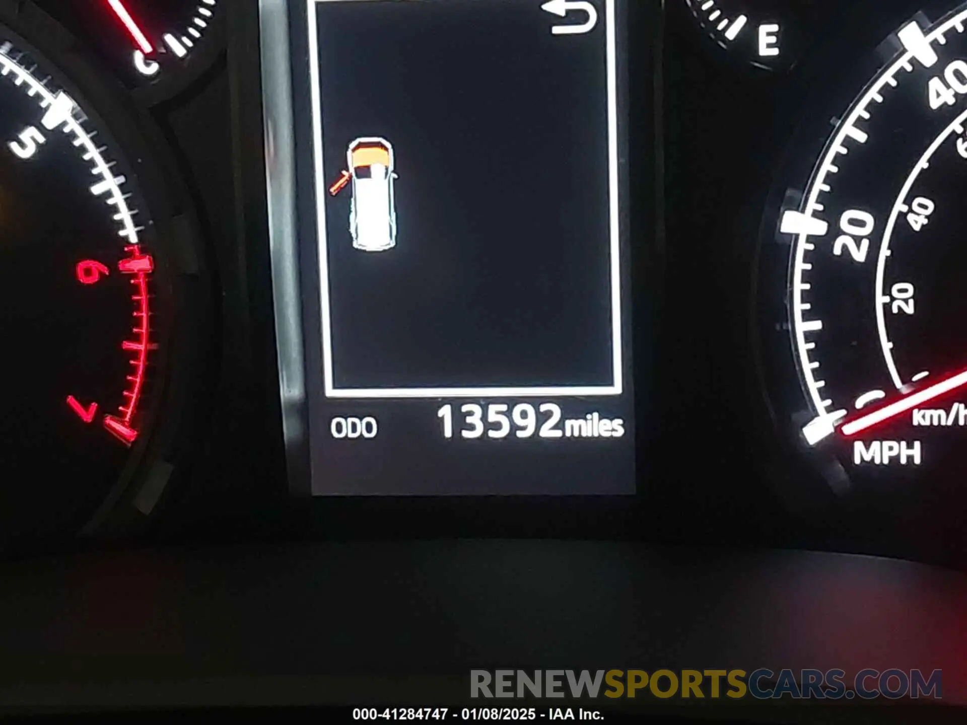 15 fotografías del automóvil dañado JTEMU5JR6R6272235 TOYOTA 4RUNNER 2024