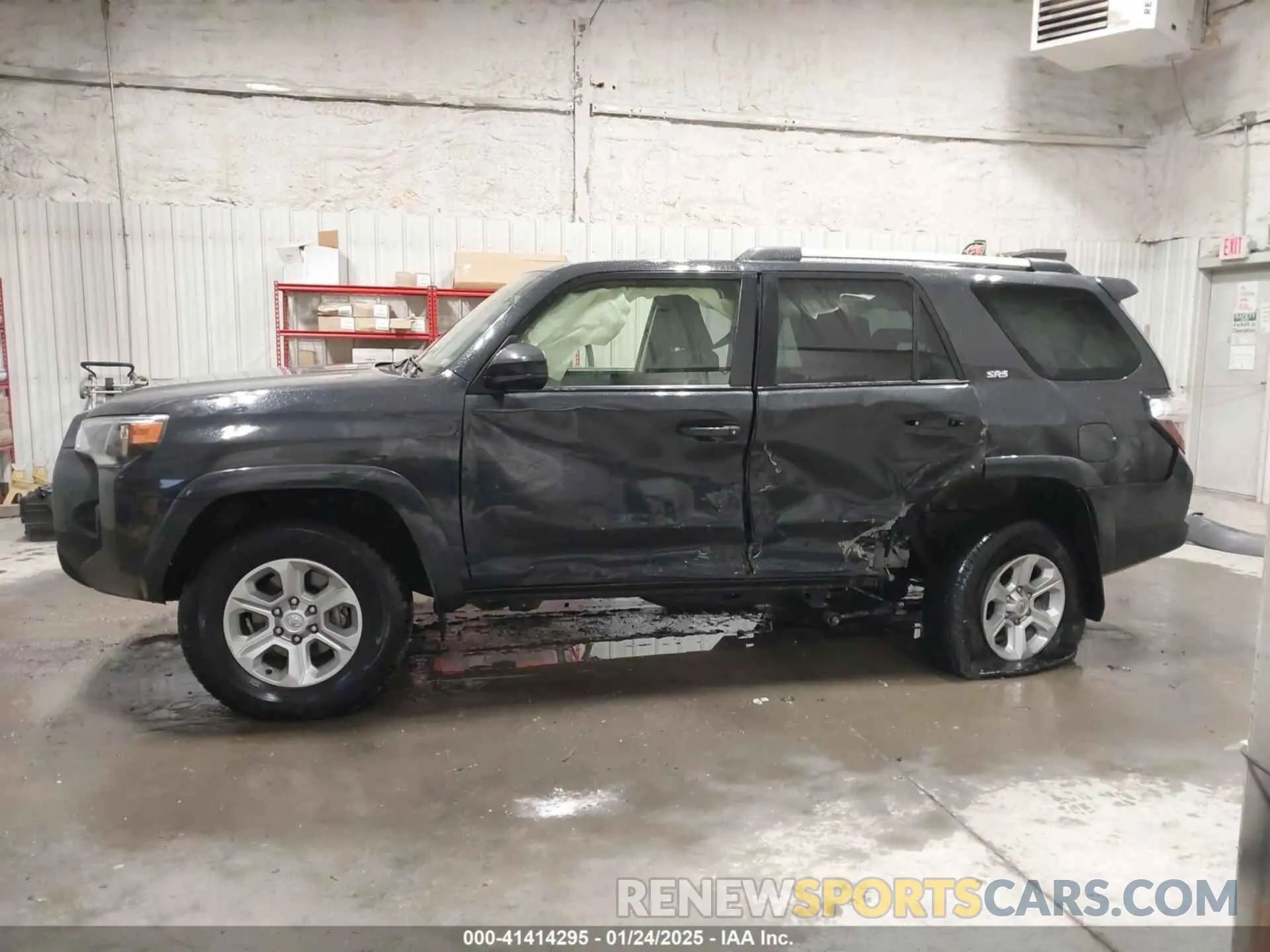 15 fotografías del automóvil dañado JTEMU5JR7R6267593 TOYOTA 4RUNNER 2024