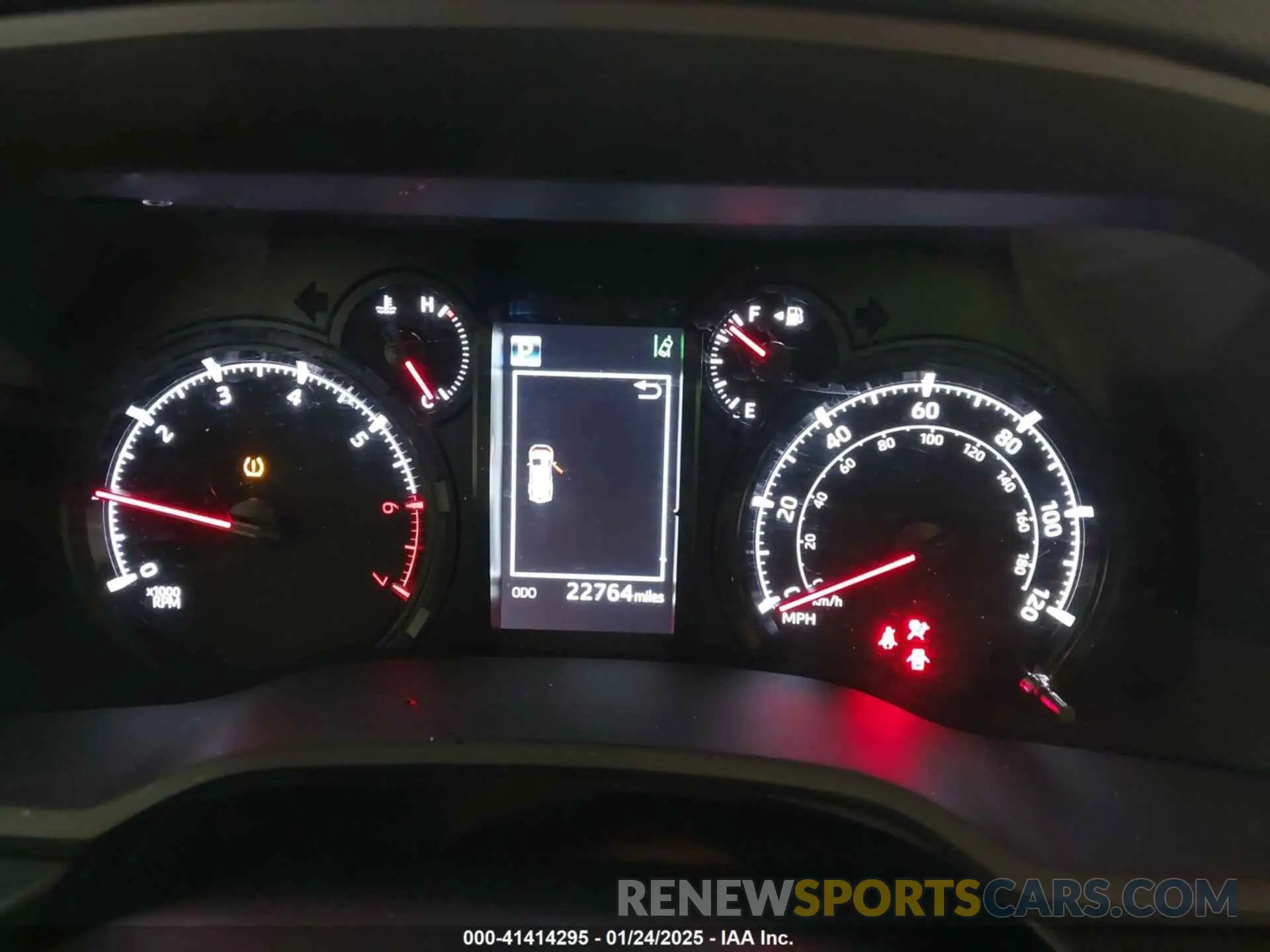 7 fotografías del automóvil dañado JTEMU5JR7R6267593 TOYOTA 4RUNNER 2024