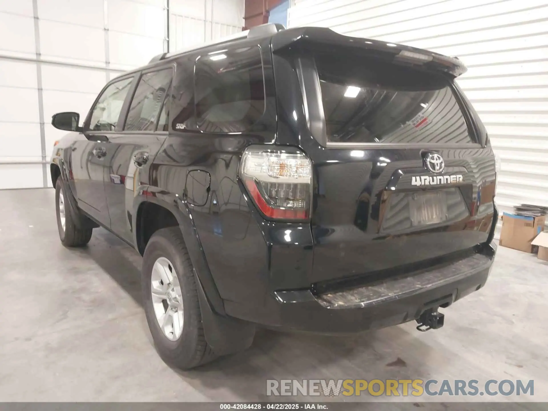 3 fotografías del automóvil dañado JTEMU5JR9R6253100 TOYOTA 4RUNNER 2024