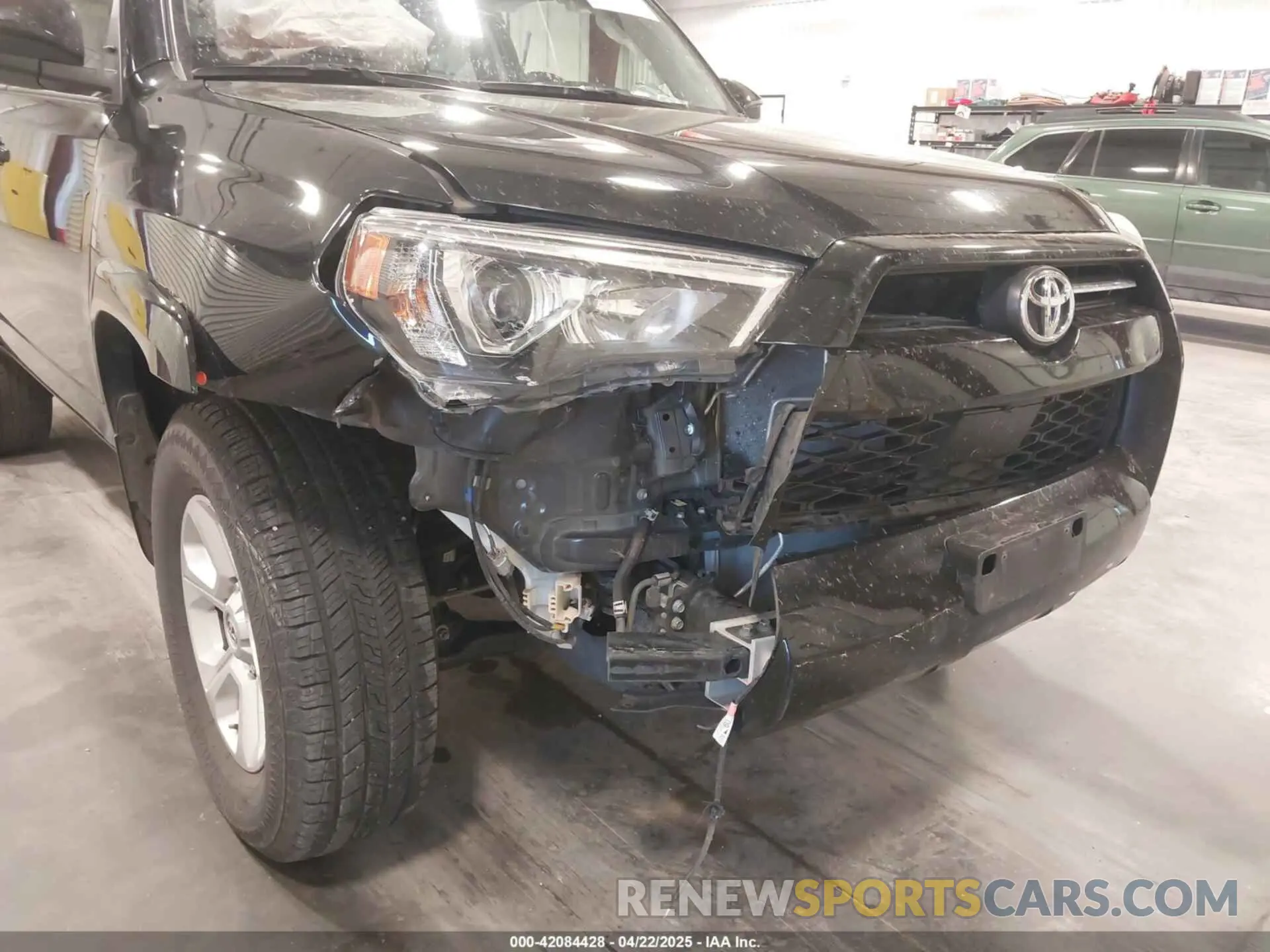 6 fotografías del automóvil dañado JTEMU5JR9R6253100 TOYOTA 4RUNNER 2024