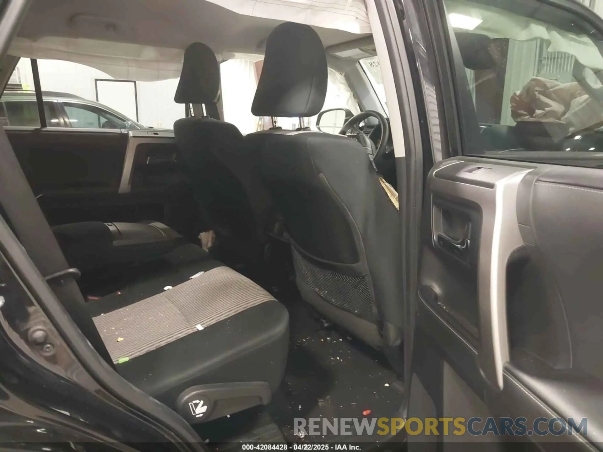 8 fotografías del automóvil dañado JTEMU5JR9R6253100 TOYOTA 4RUNNER 2024