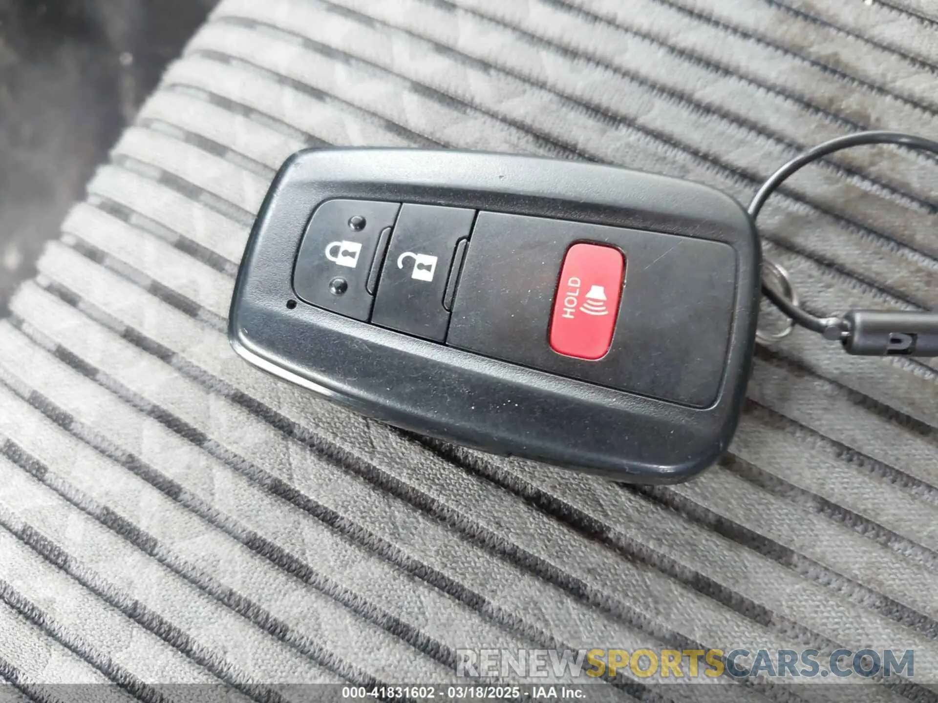 11 fotografías del automóvil dañado JTEMU5JR9R6266395 TOYOTA 4RUNNER 2024